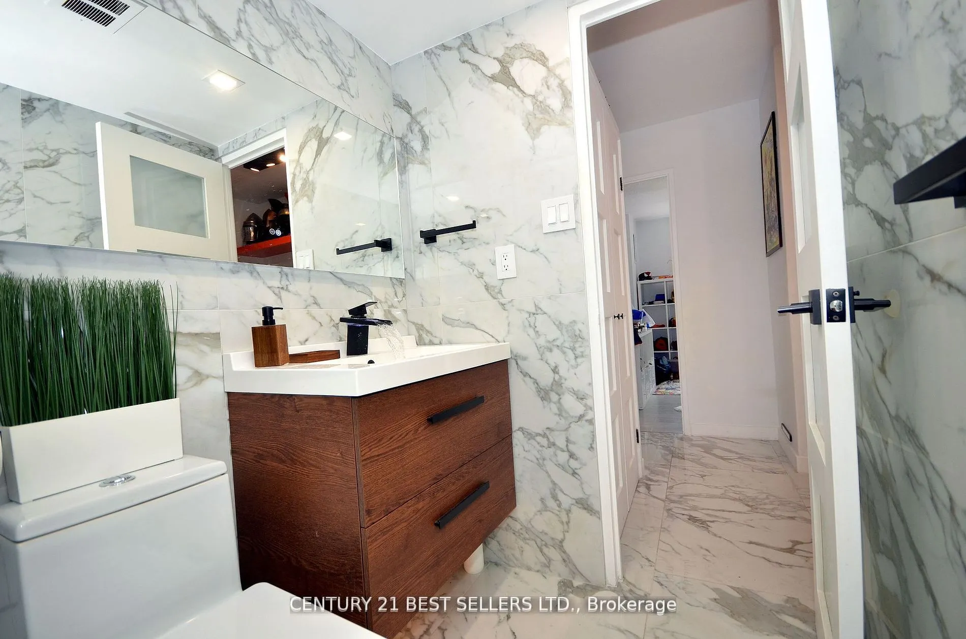100 Canyon Avenue, #302