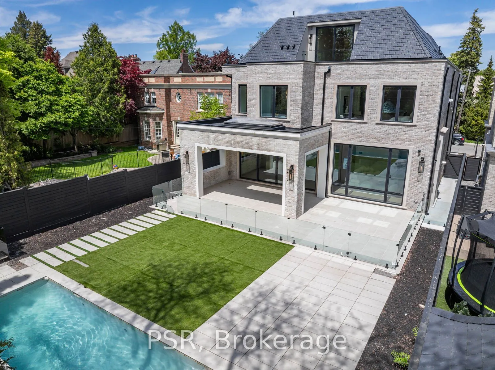 228 Dunvegan Road