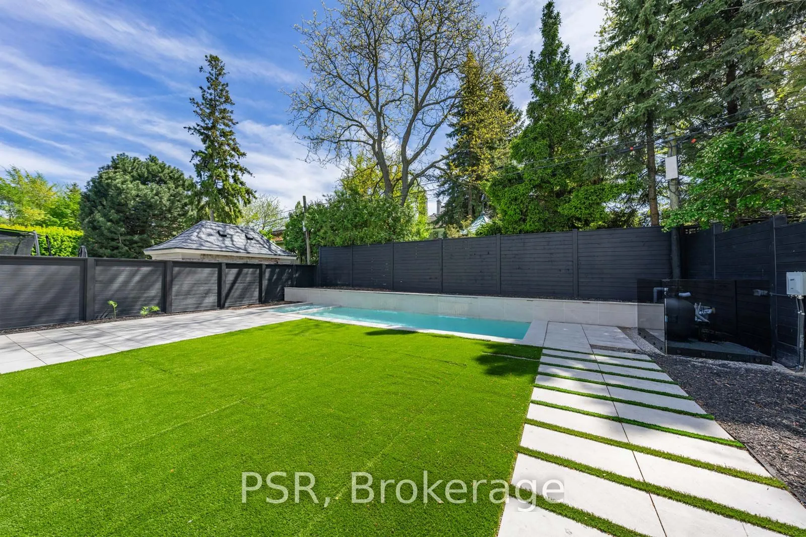 228 Dunvegan Road