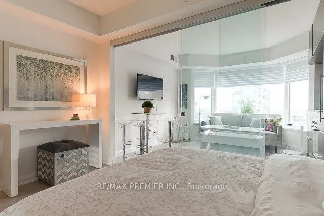 155 Yorkville Avenue, #2505