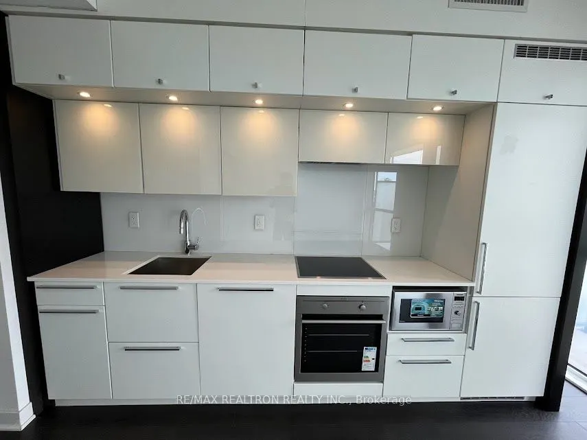 15 Grenville Street, #2706