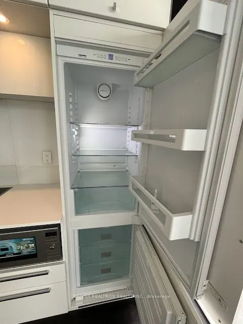 15 Grenville Street, #2706