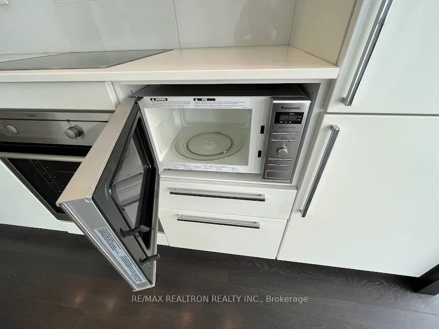 15 Grenville Street, #2706