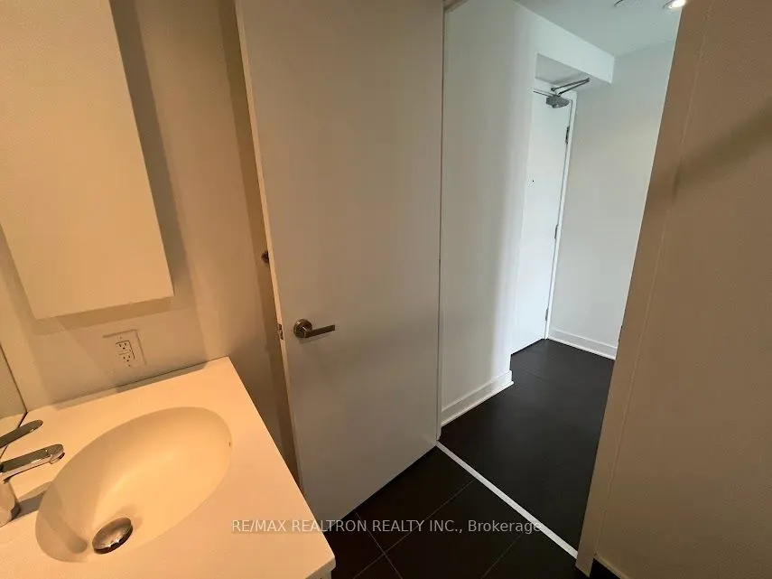 15 Grenville Street, #2706