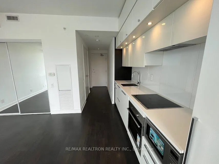 15 Grenville Street, #2706