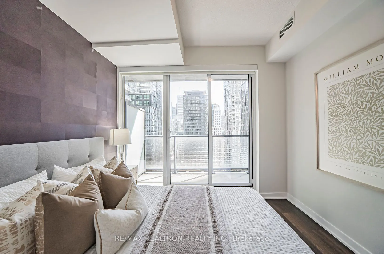 115 Blue Jays Way, #2702