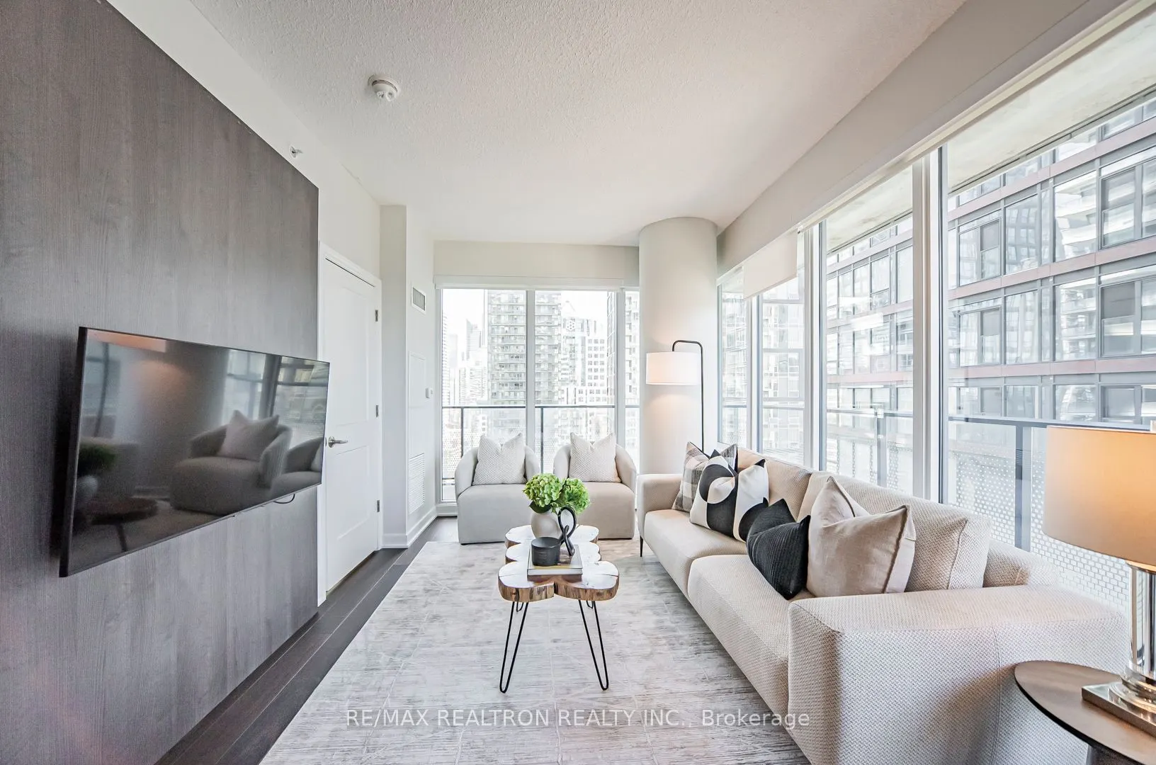 115 Blue Jays Way, #2702