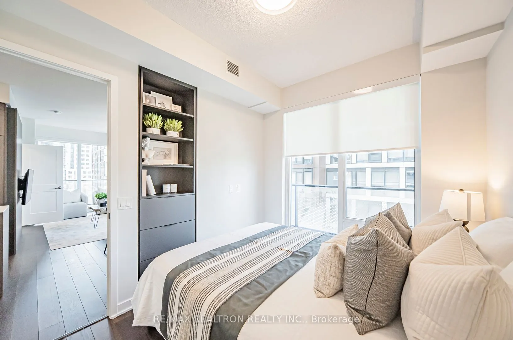 115 Blue Jays Way, #2702