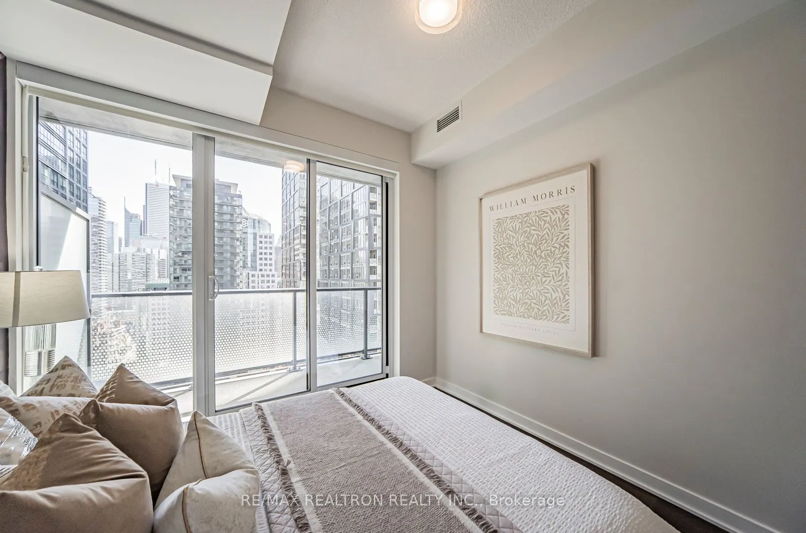 115 Blue Jays Way, #2702