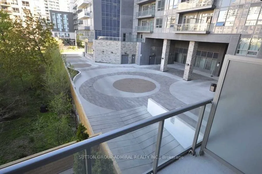 7 Kenaston Gardens #124