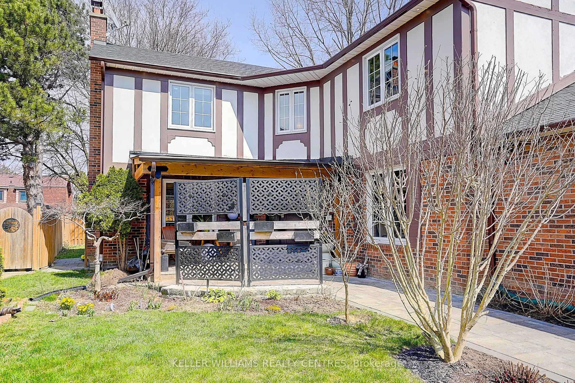 11 Elkpath Avenue