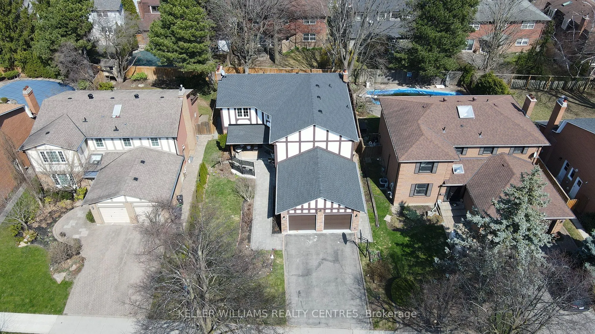 11 Elkpath Avenue
