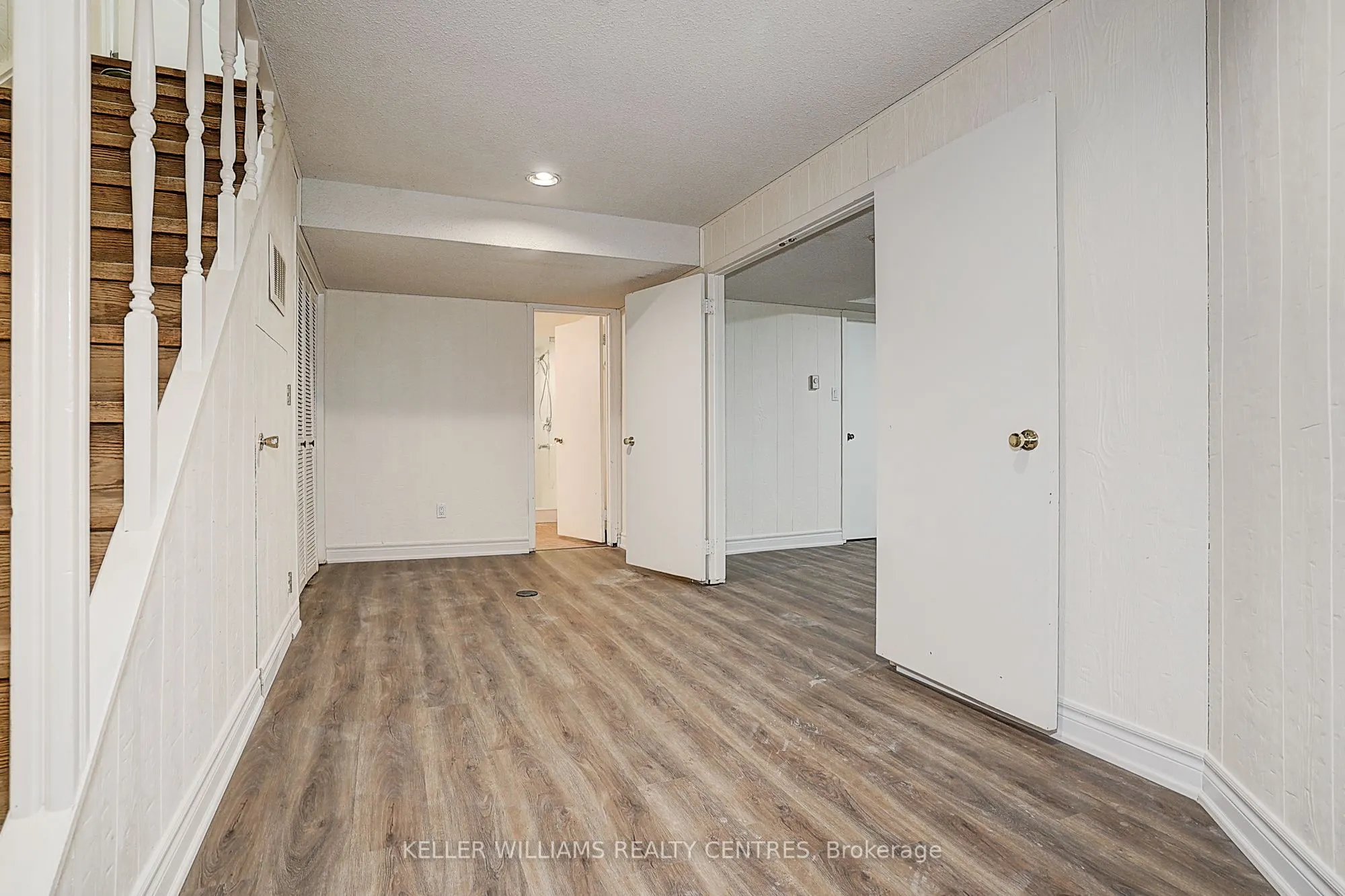 11 Elkpath Avenue