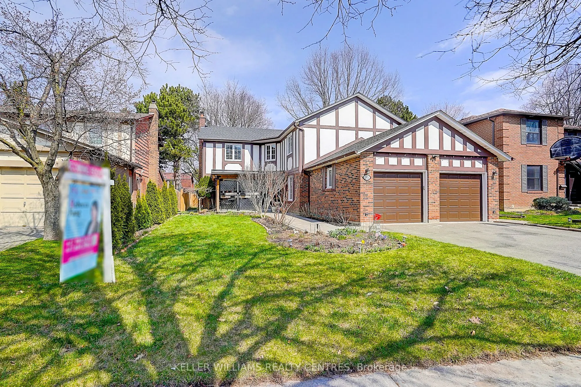 11 Elkpath Avenue