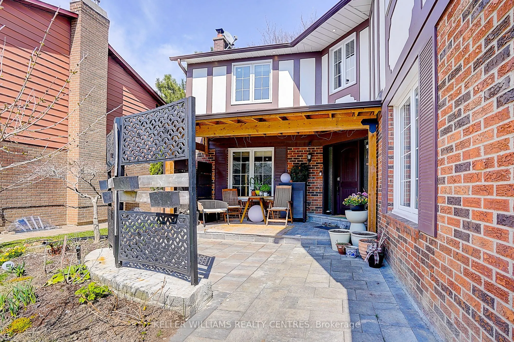 11 Elkpath Avenue
