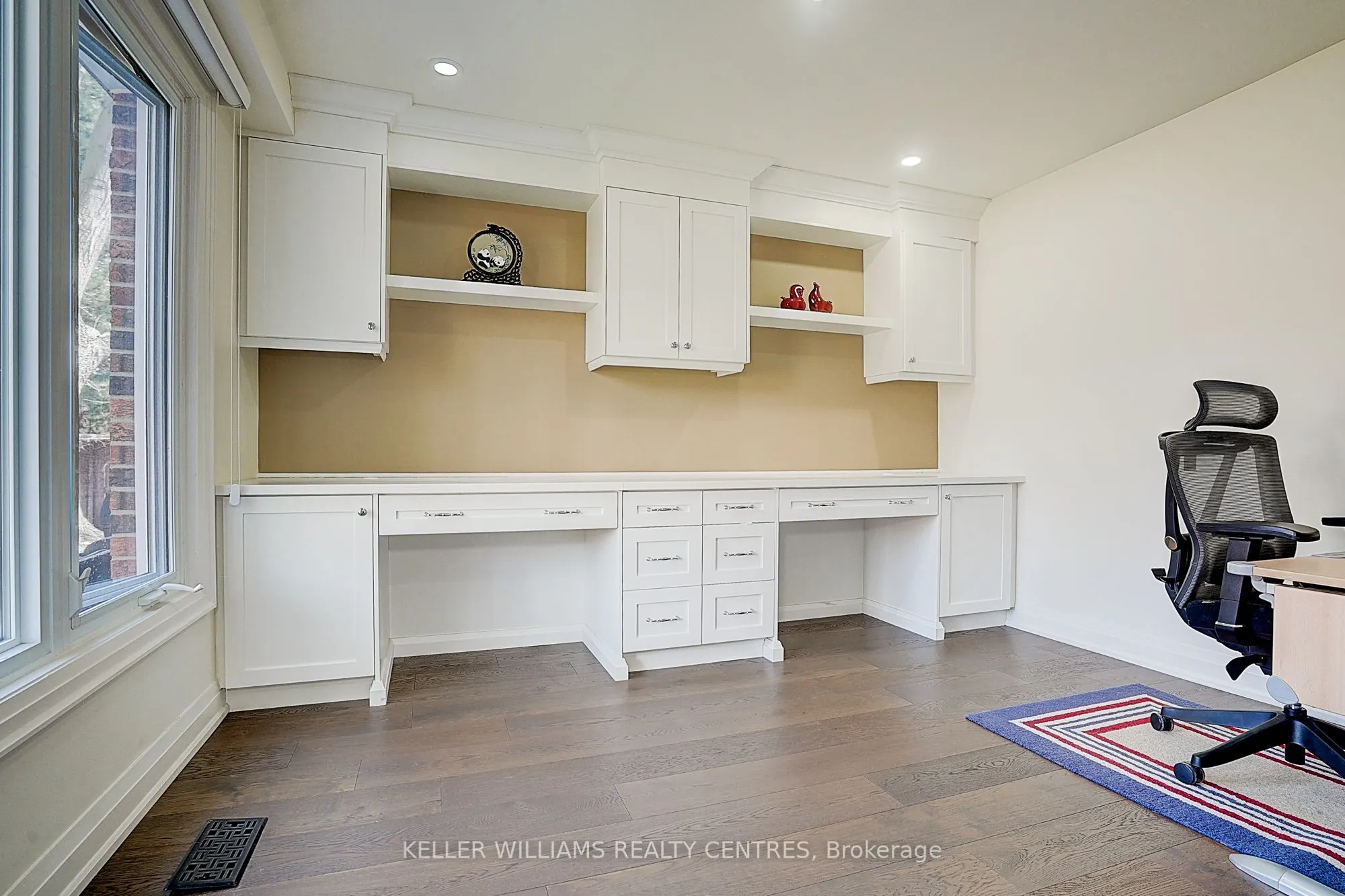11 Elkpath Avenue
