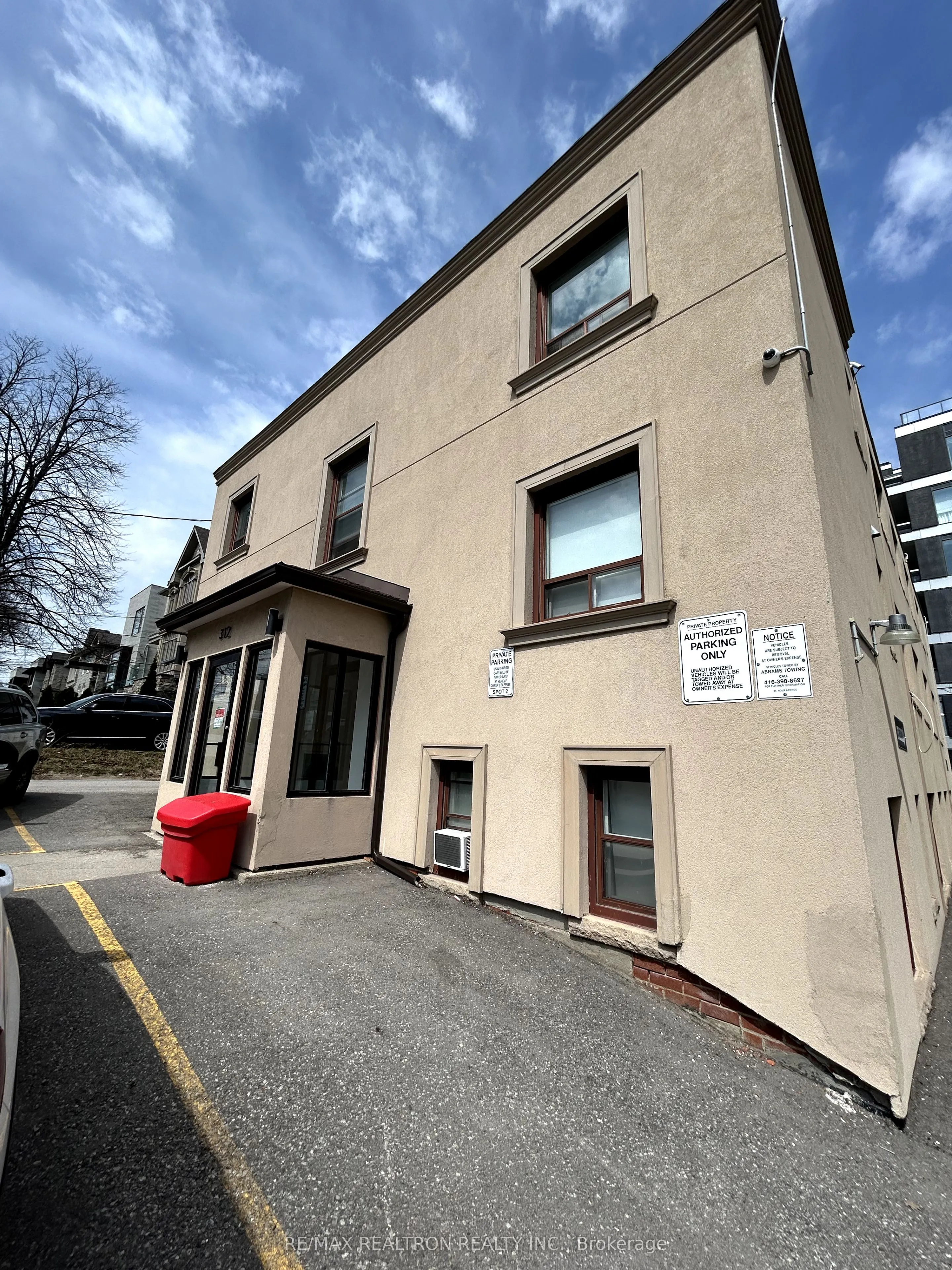 312 Douglas Avenue, #302