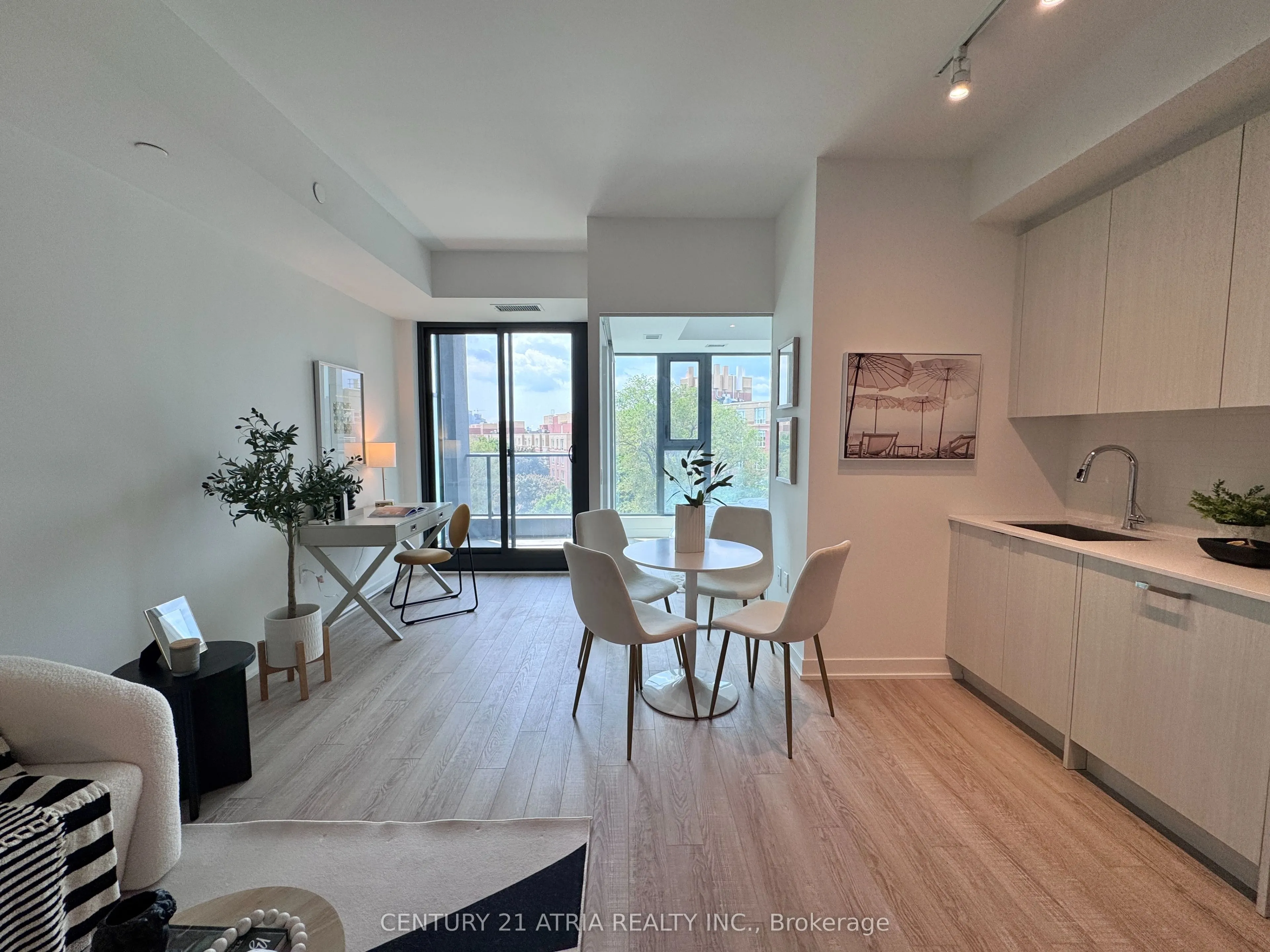 250 Lawrence Avenue W, #612