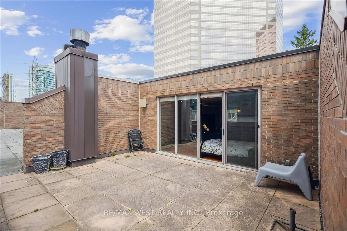 3 Duplex Avenue, #108