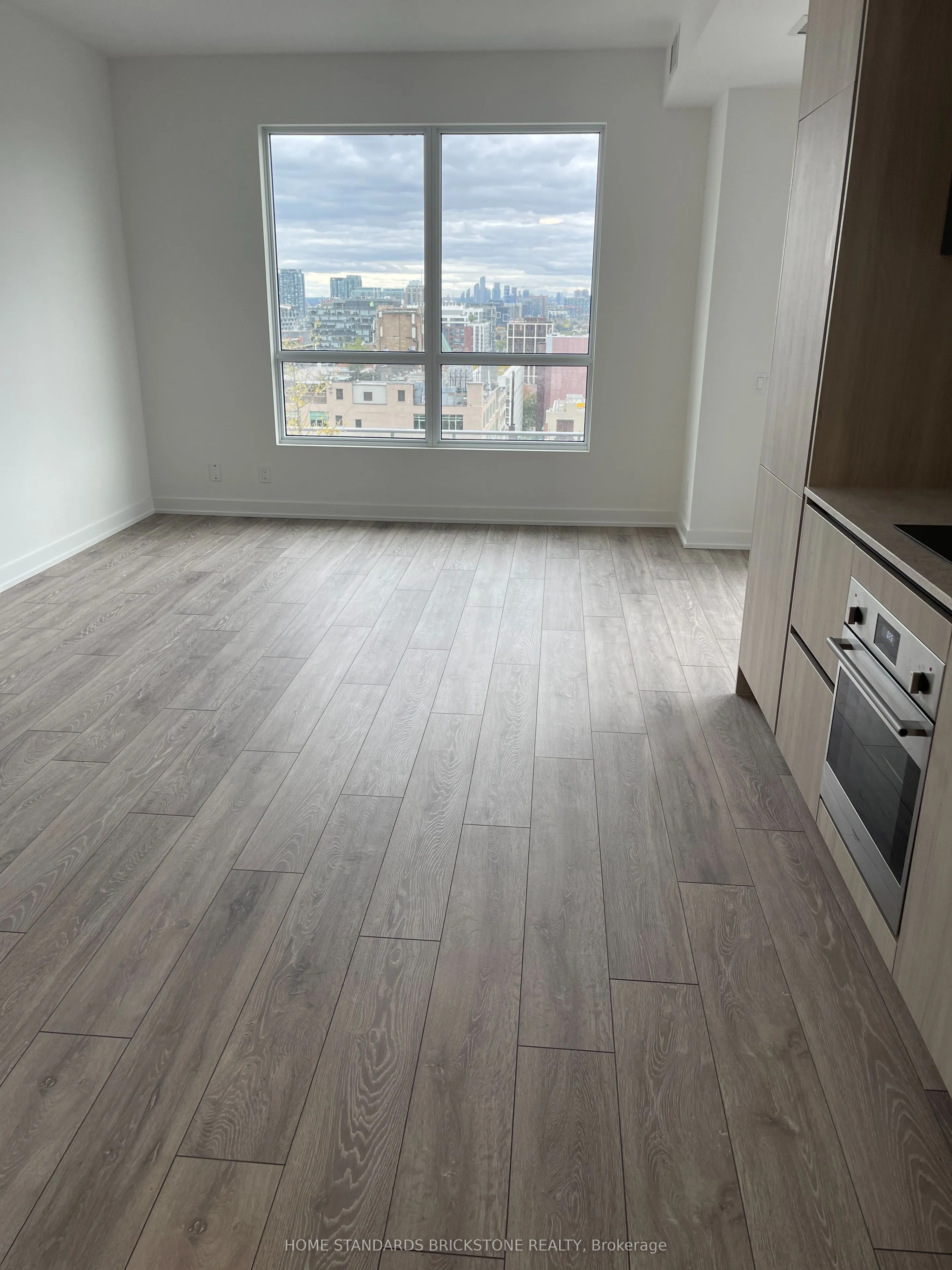 108 Peter Street #2011