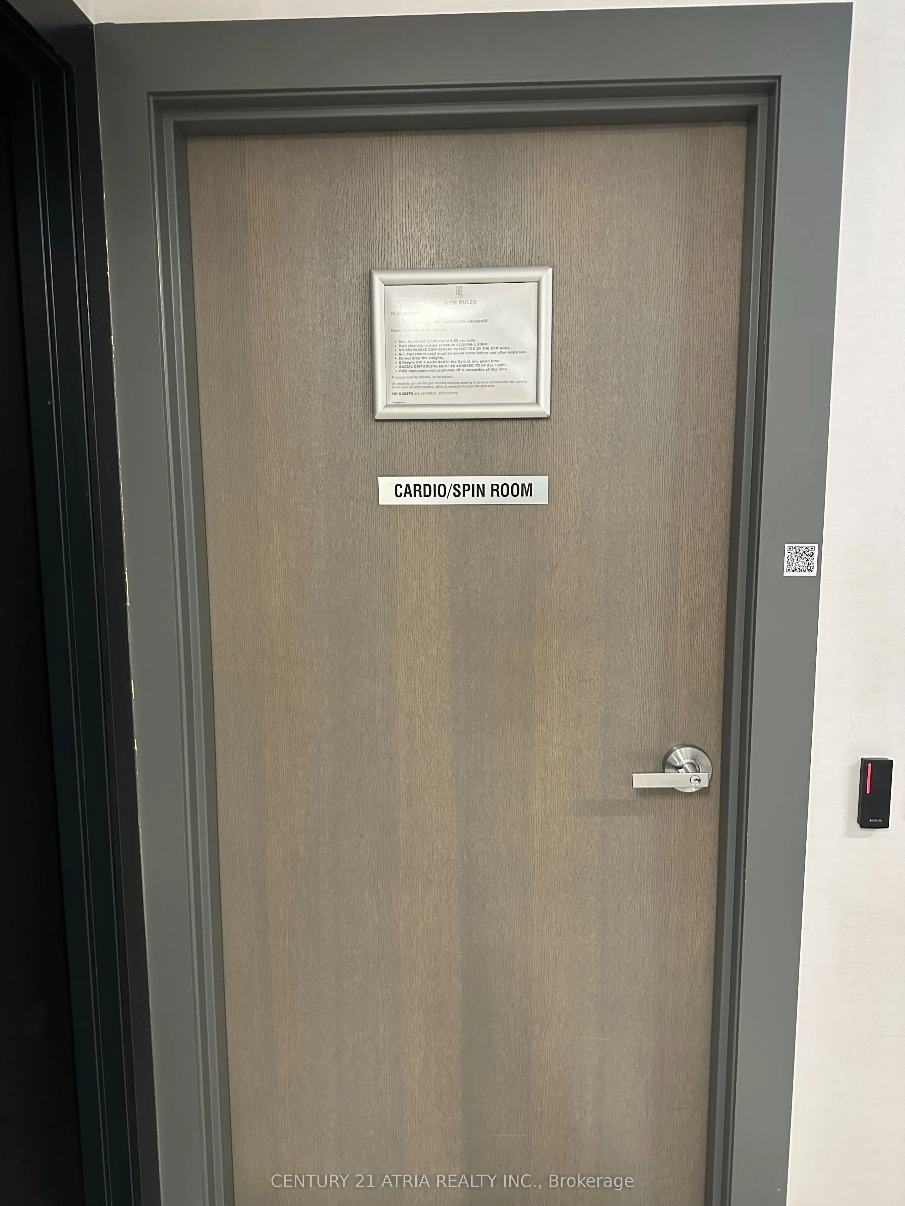 77 shuter Street, #725