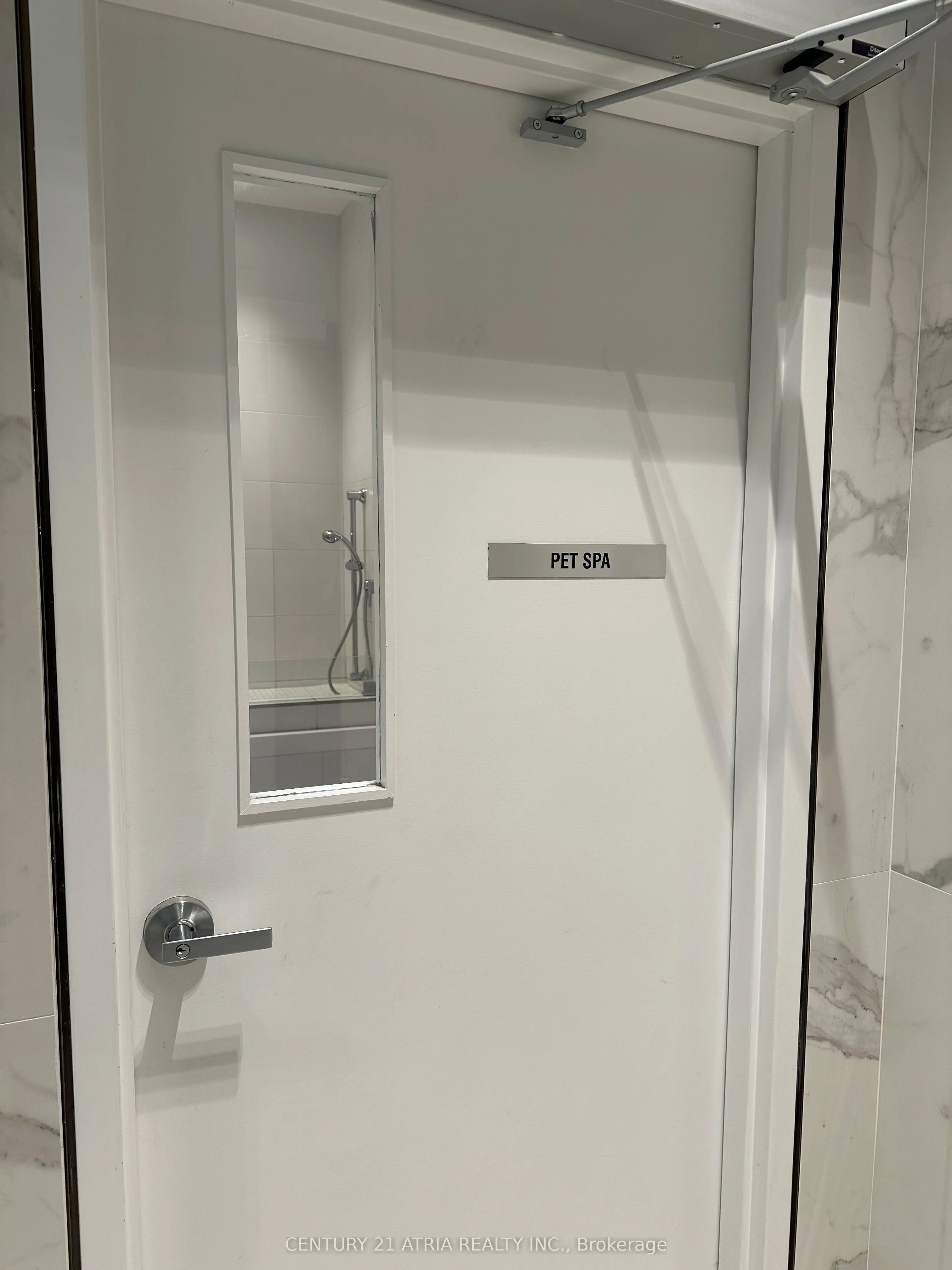 77 shuter Street, #725