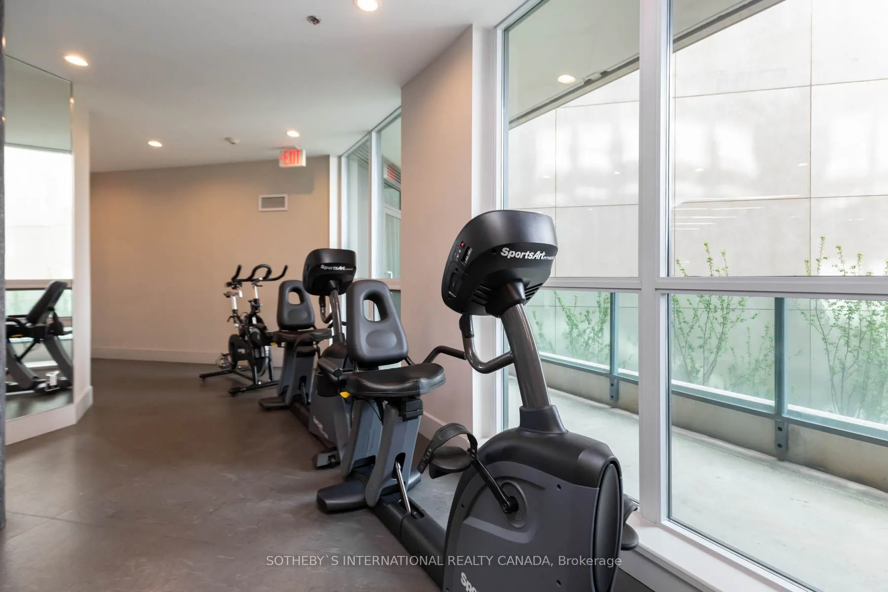 377 Madison Avenue, #424