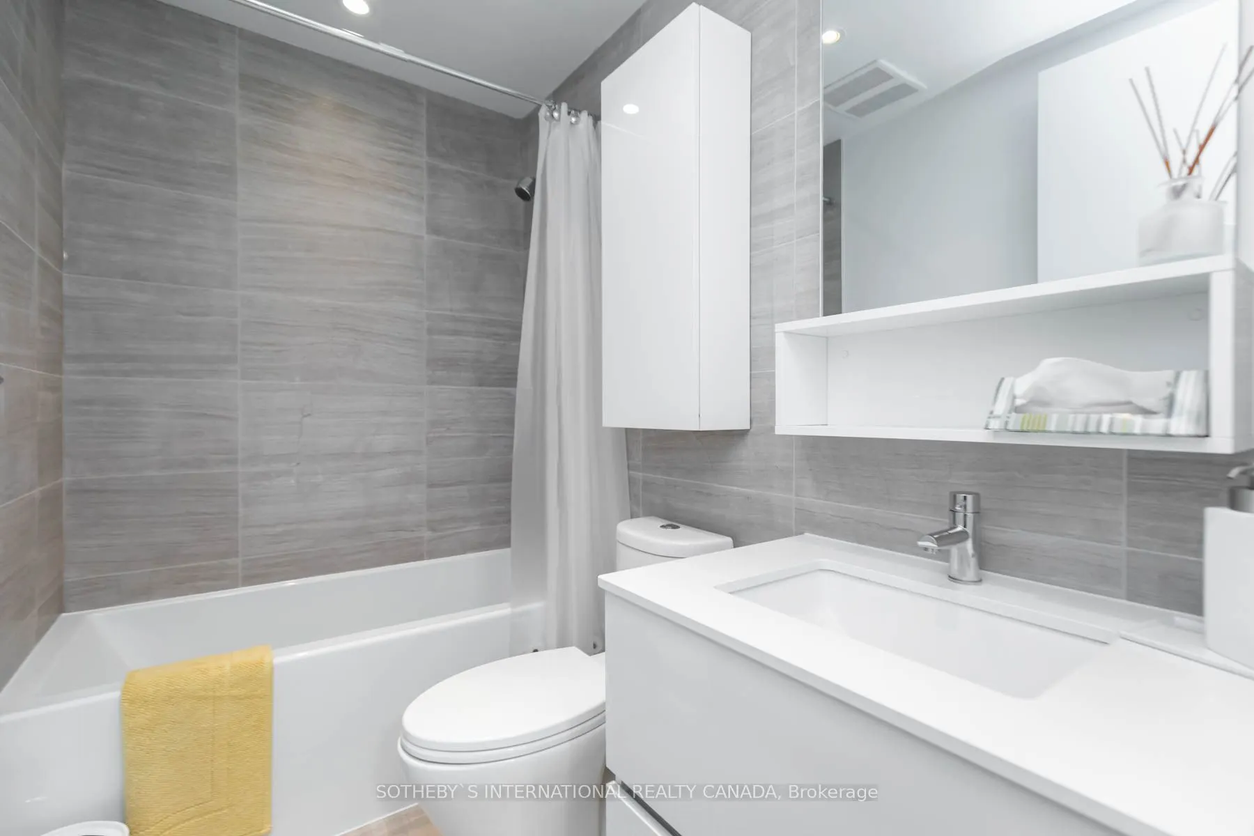 377 Madison Avenue, #424