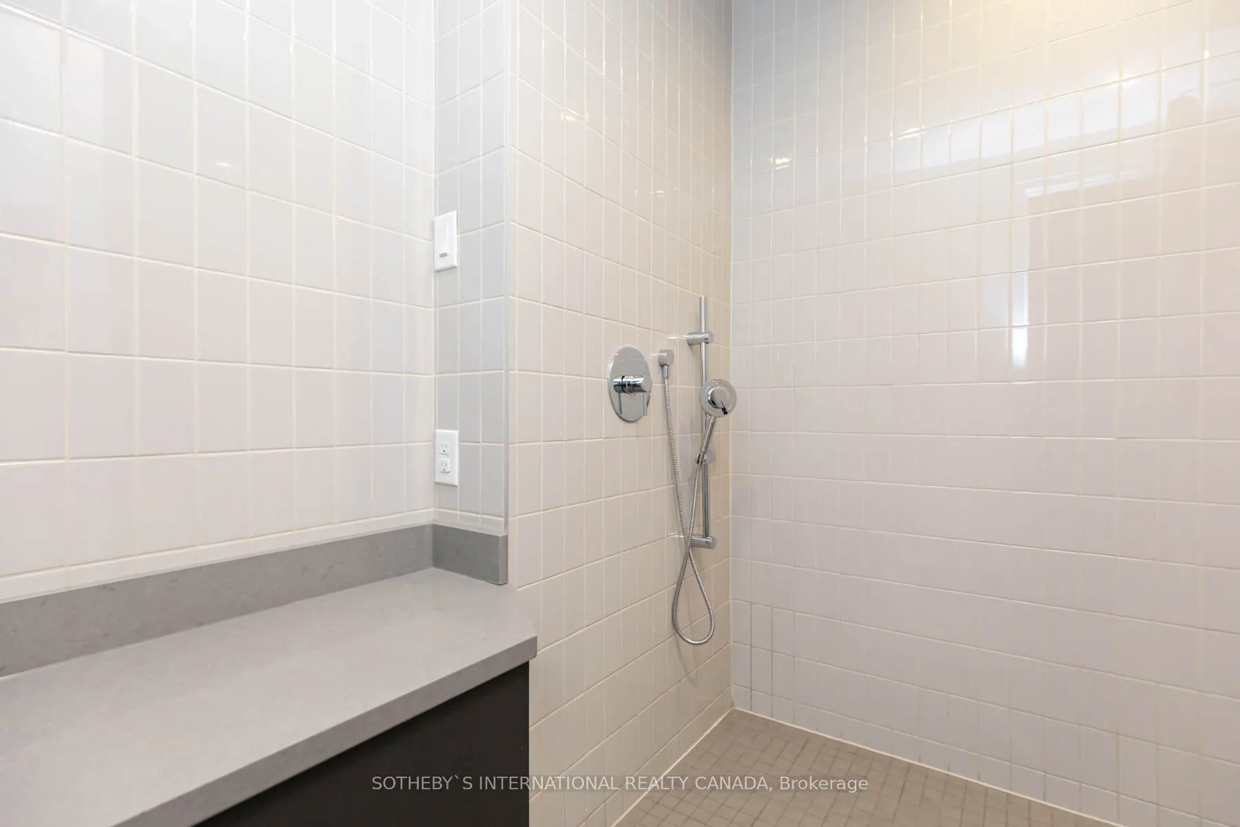 377 Madison Avenue, #424