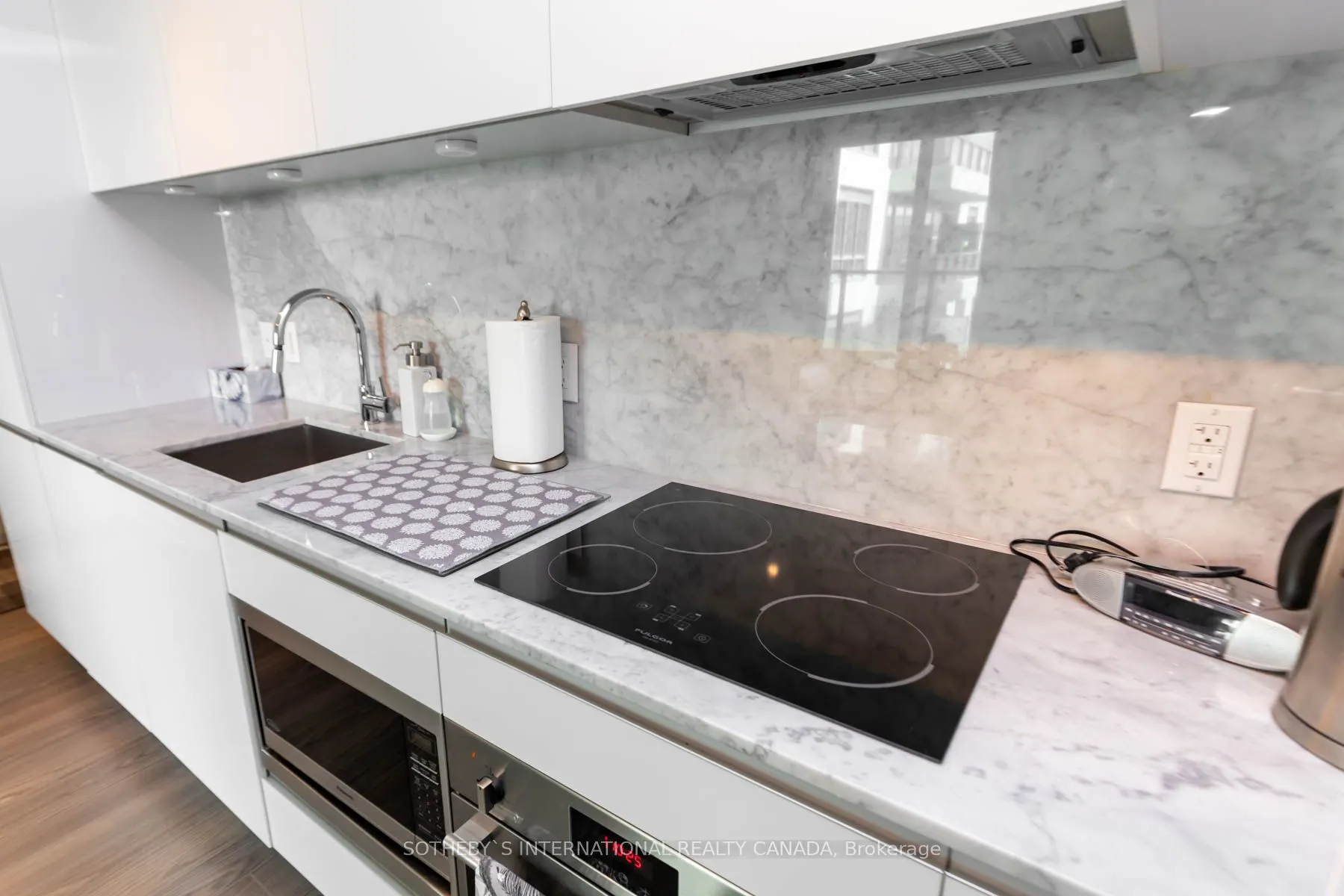 377 Madison Avenue, #424