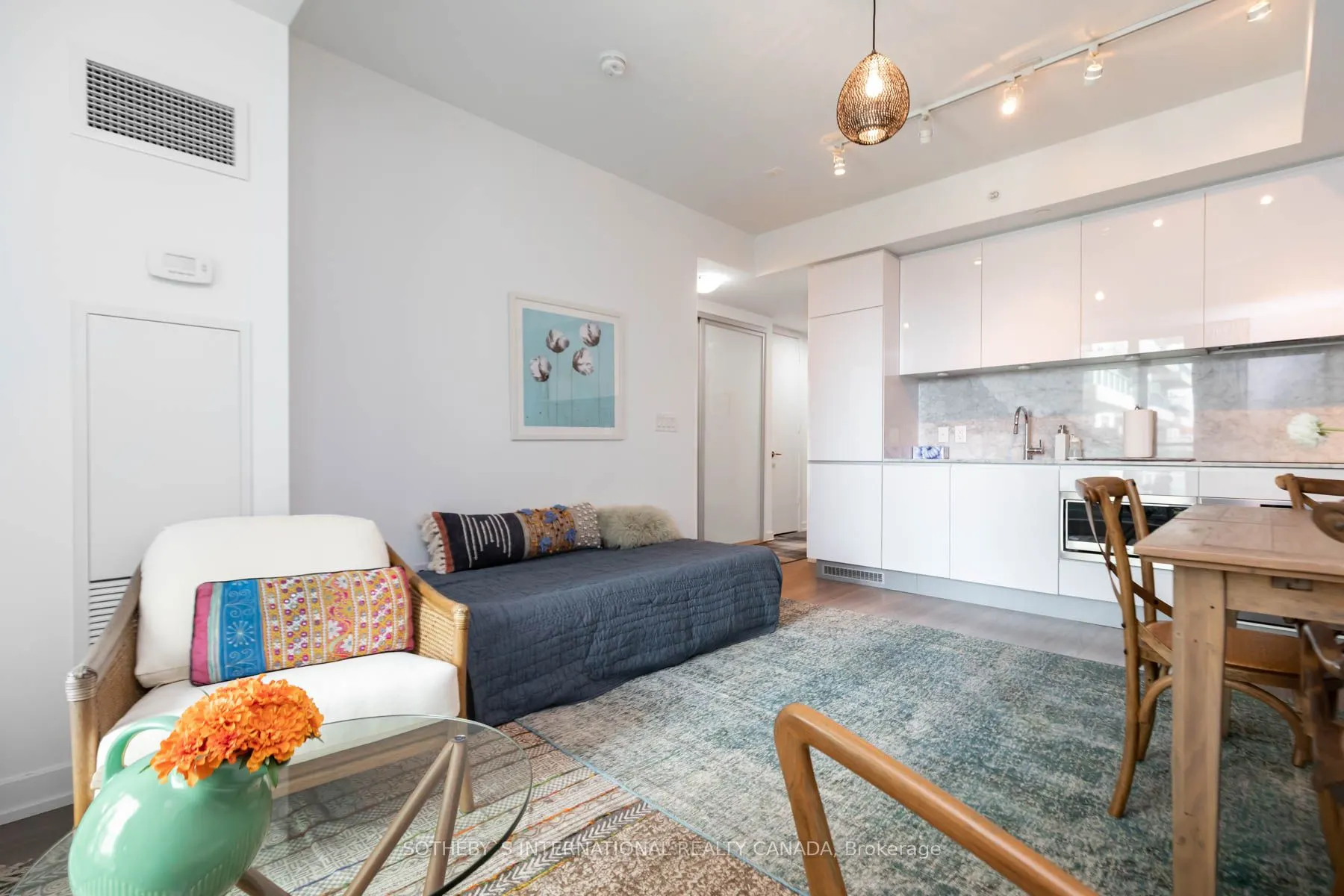377 Madison Avenue, #424