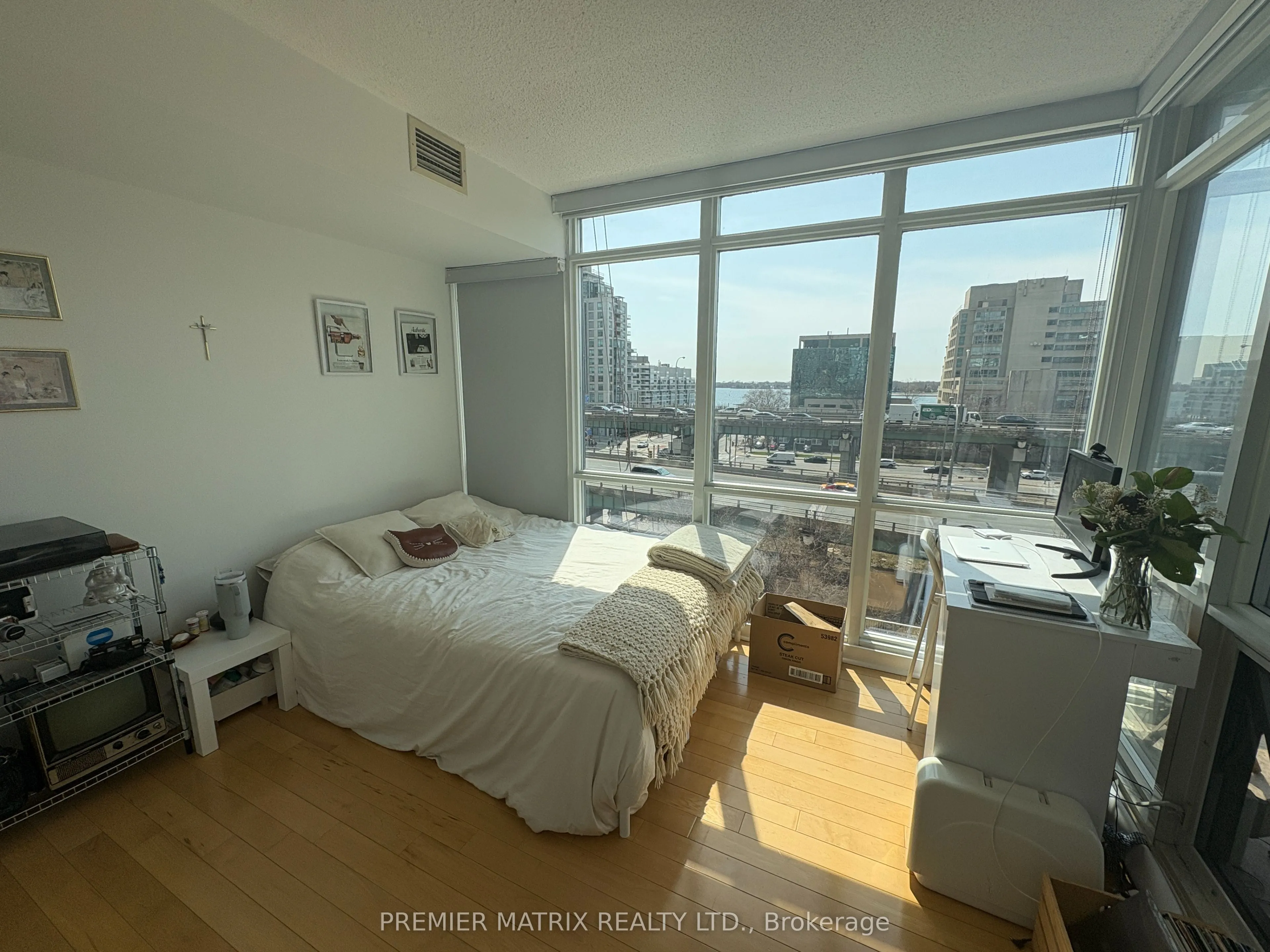 11 Brunel Court, #515
