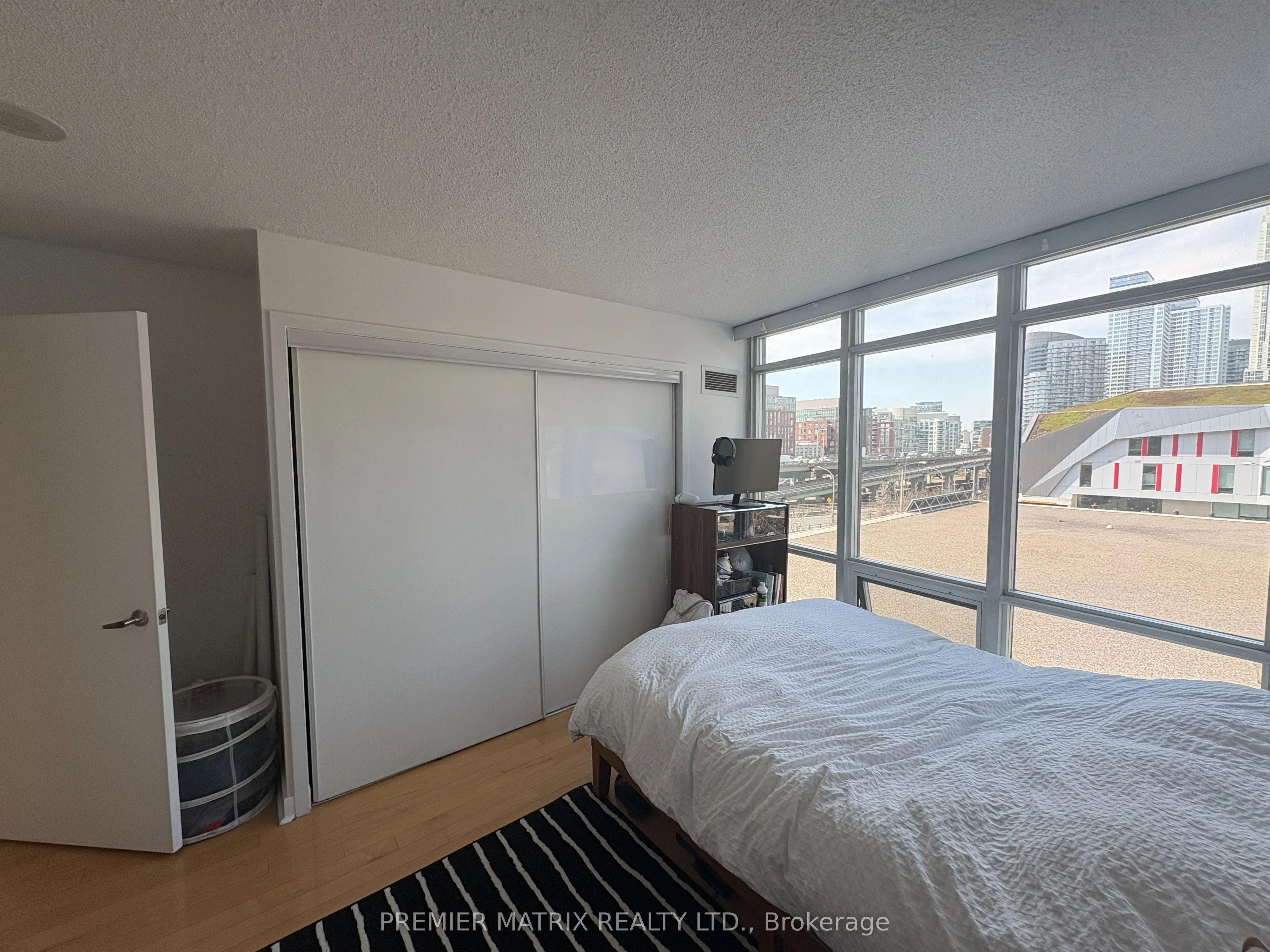 11 Brunel Court, #515