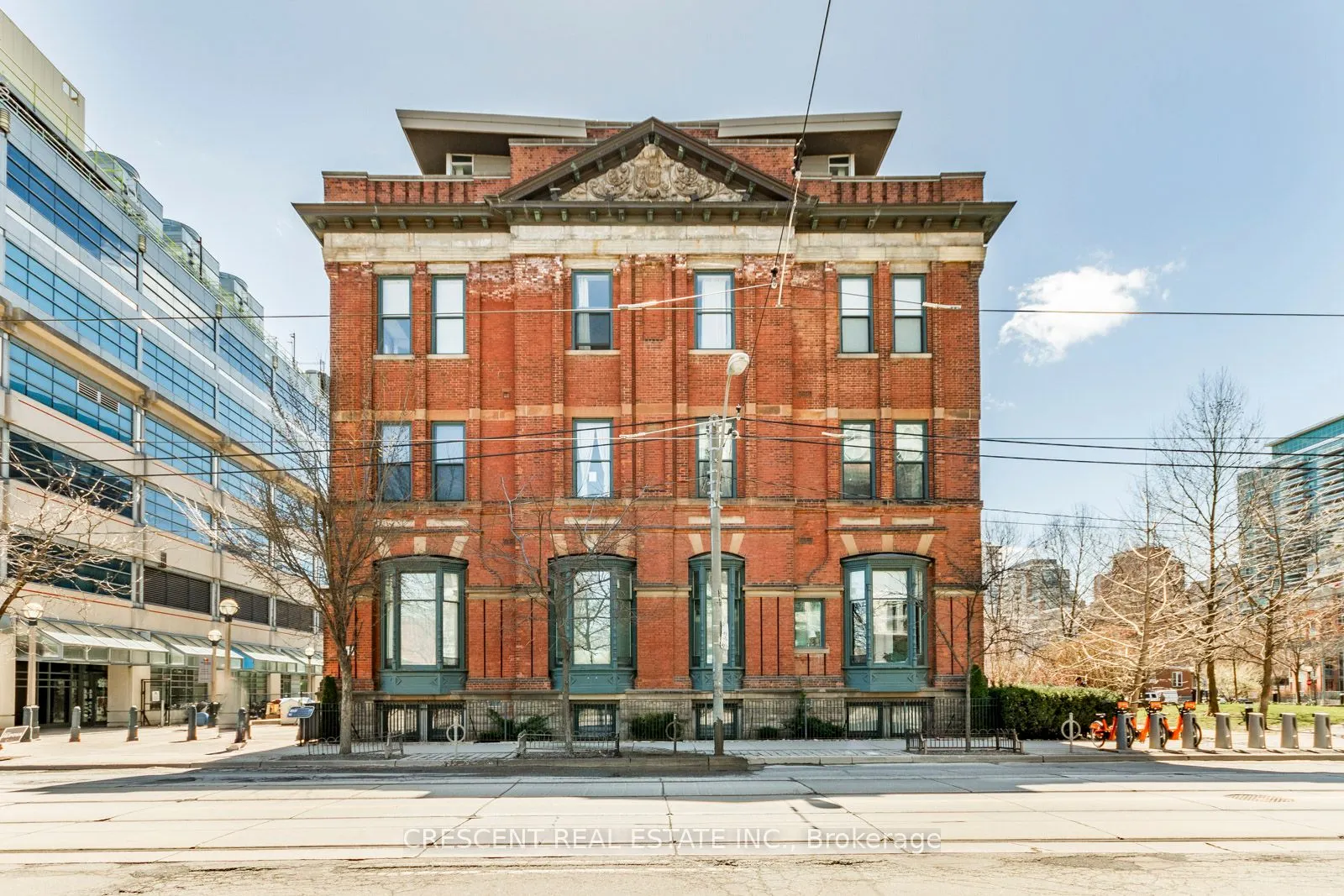 915 King Street W, #208