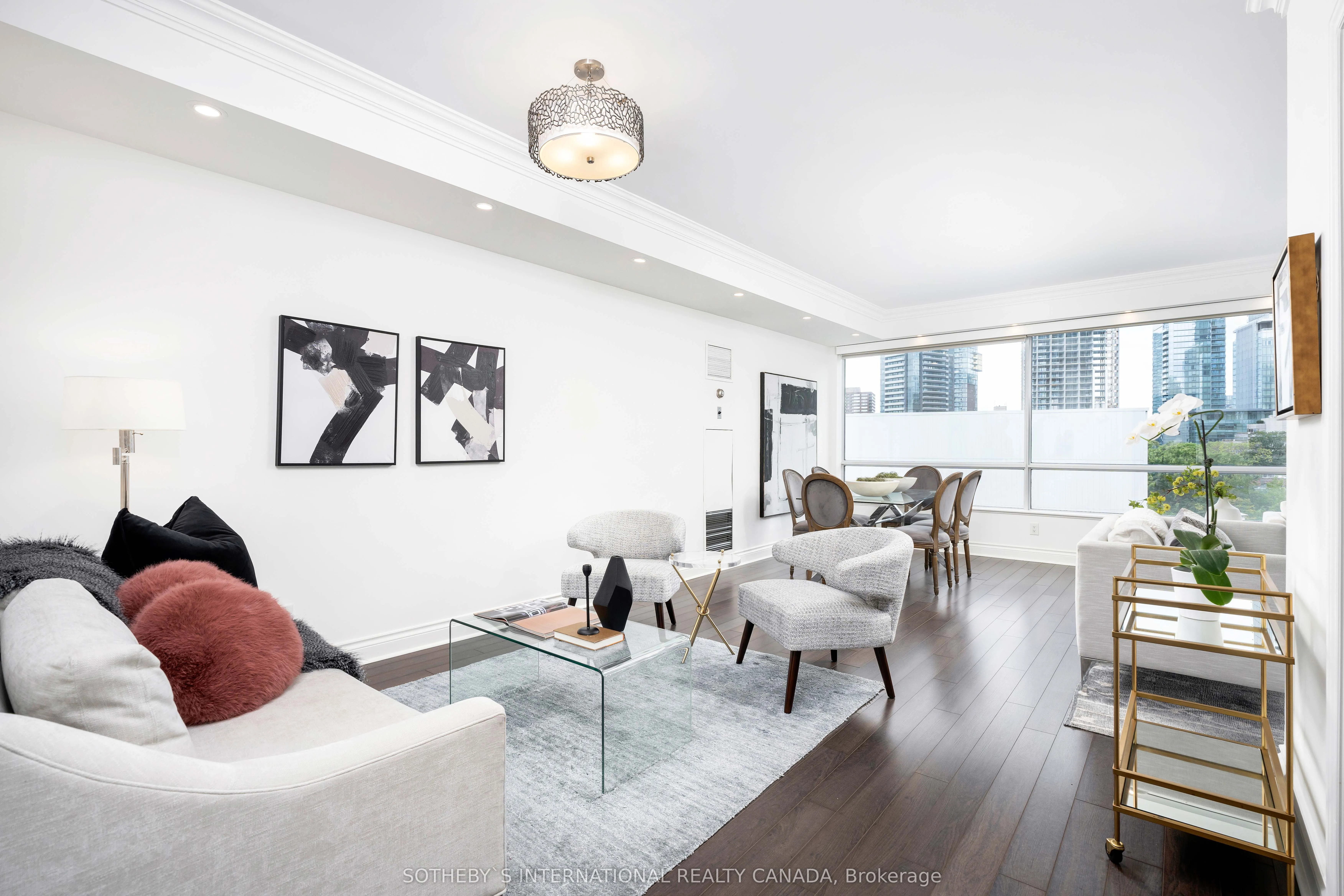 77 Avenue Road, #506