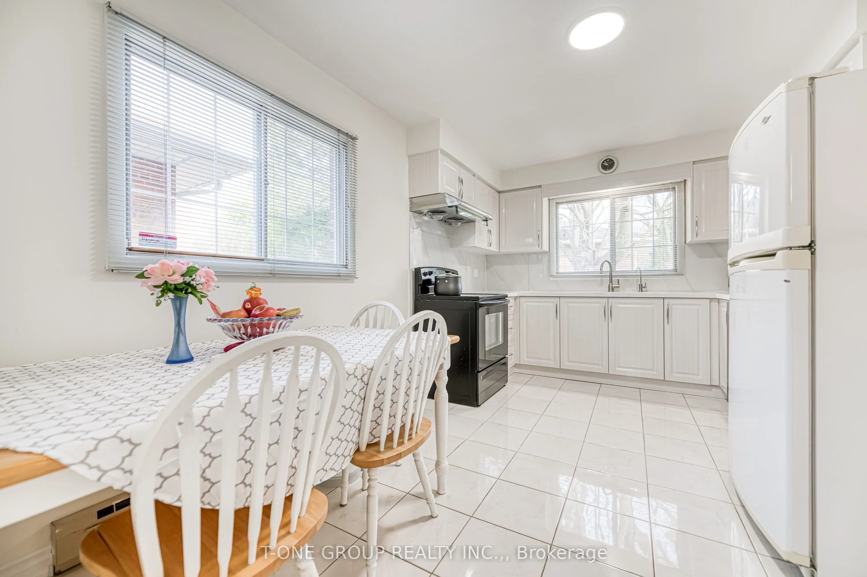 20 Zircon Court