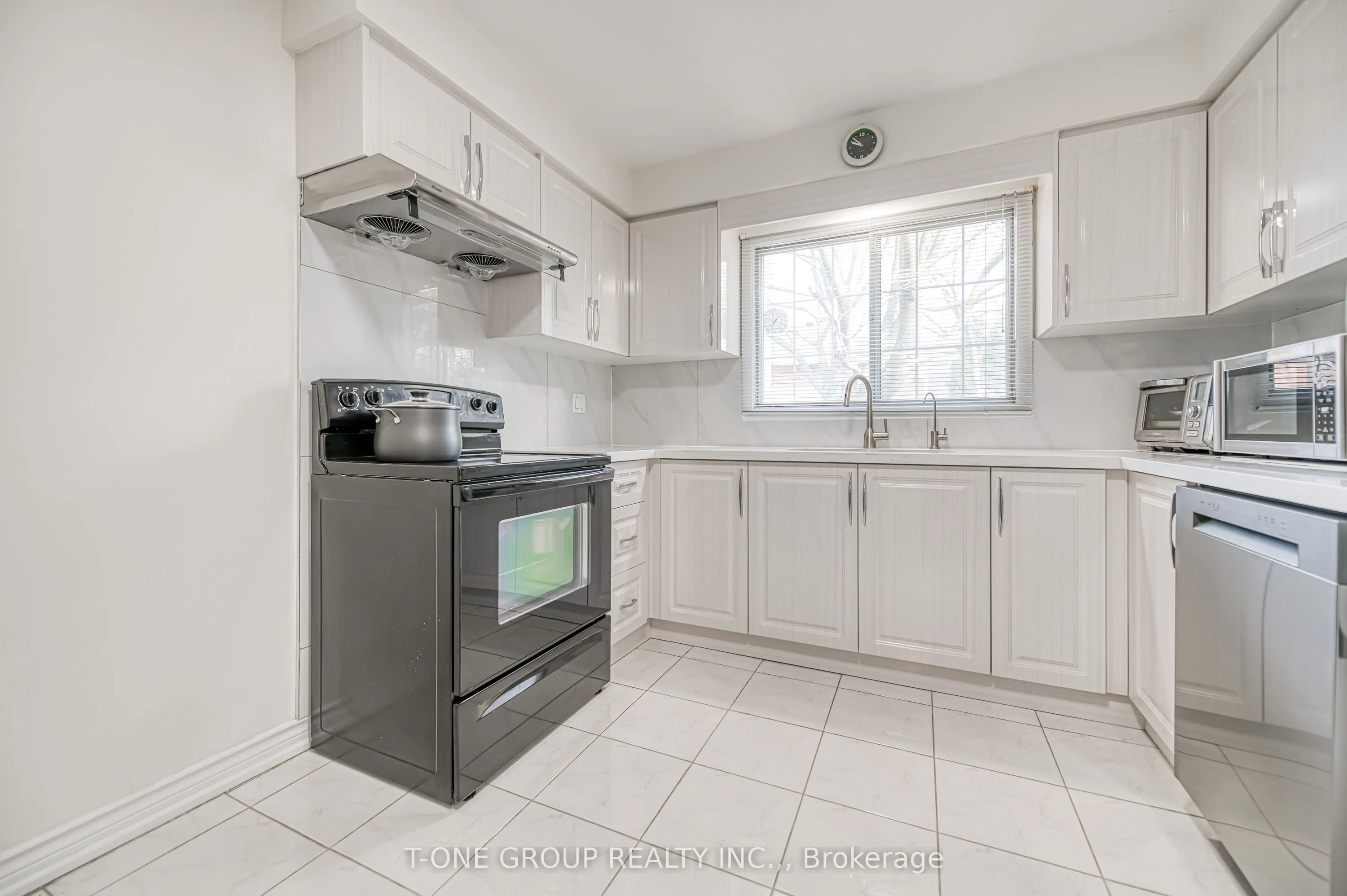 20 Zircon Court