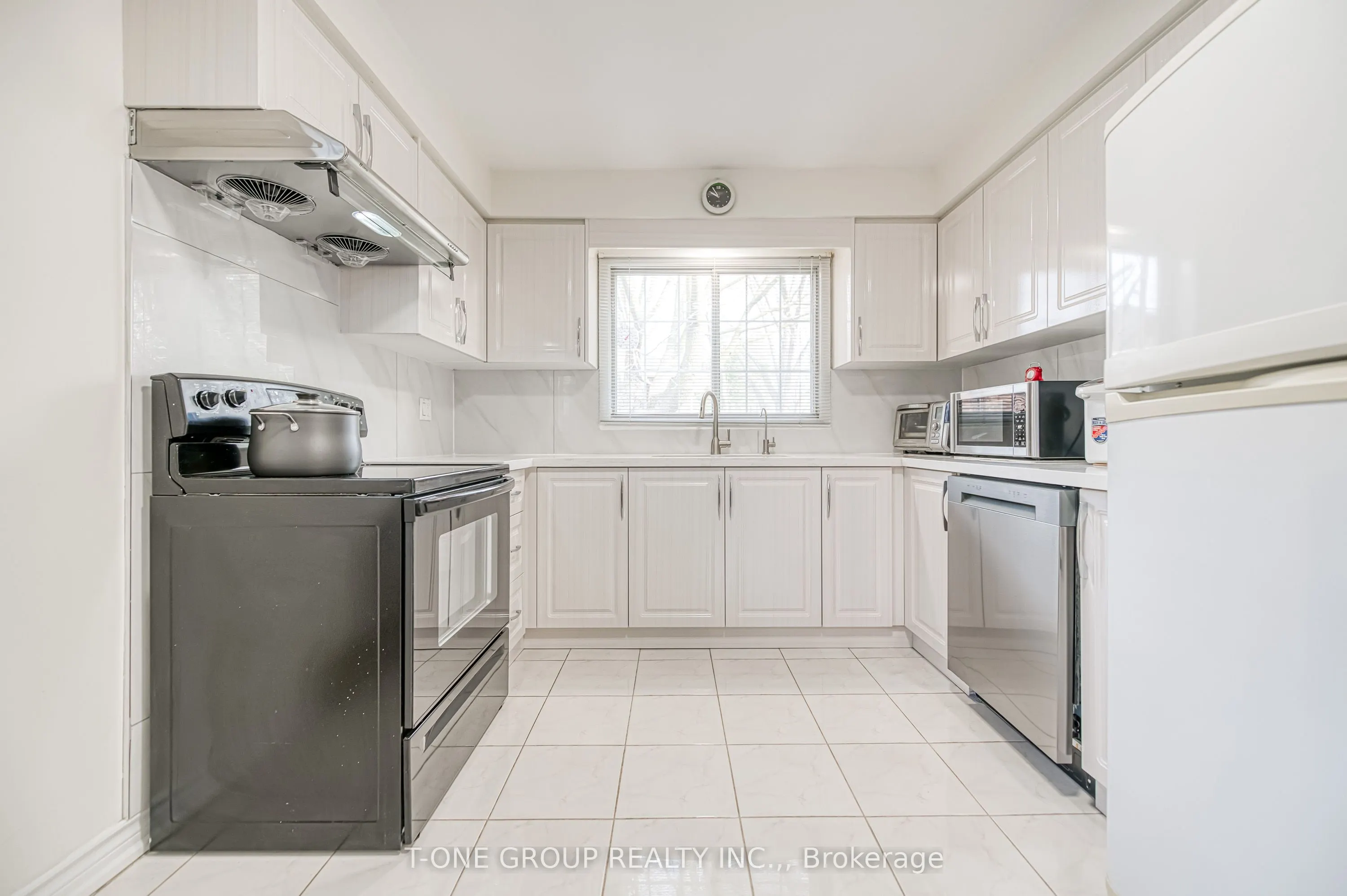20 Zircon Court