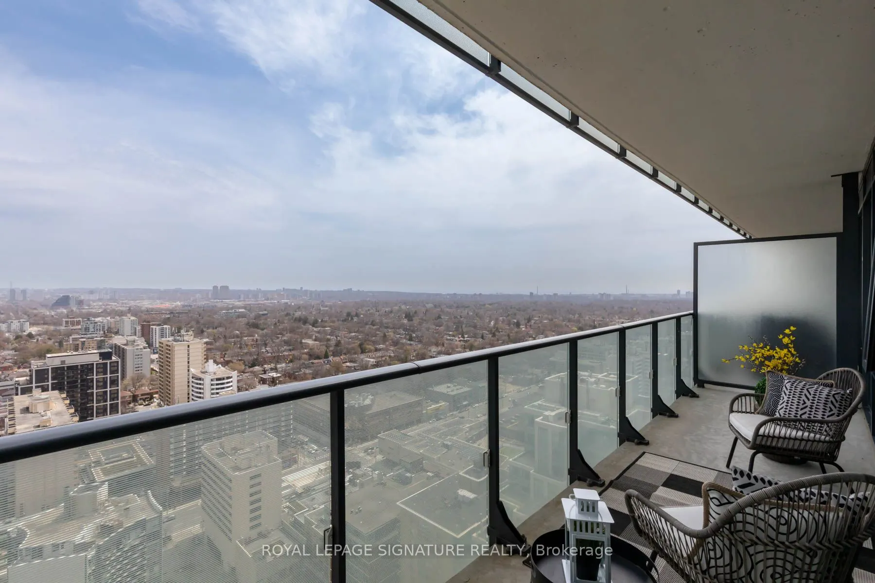 185 Roehampton Avenue #2805