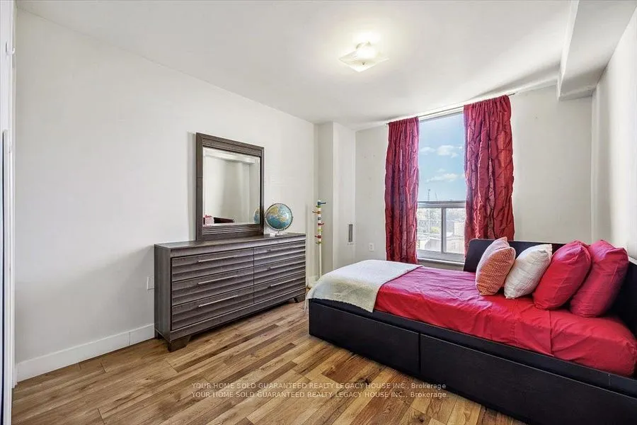 130 Neptune Drive, #607