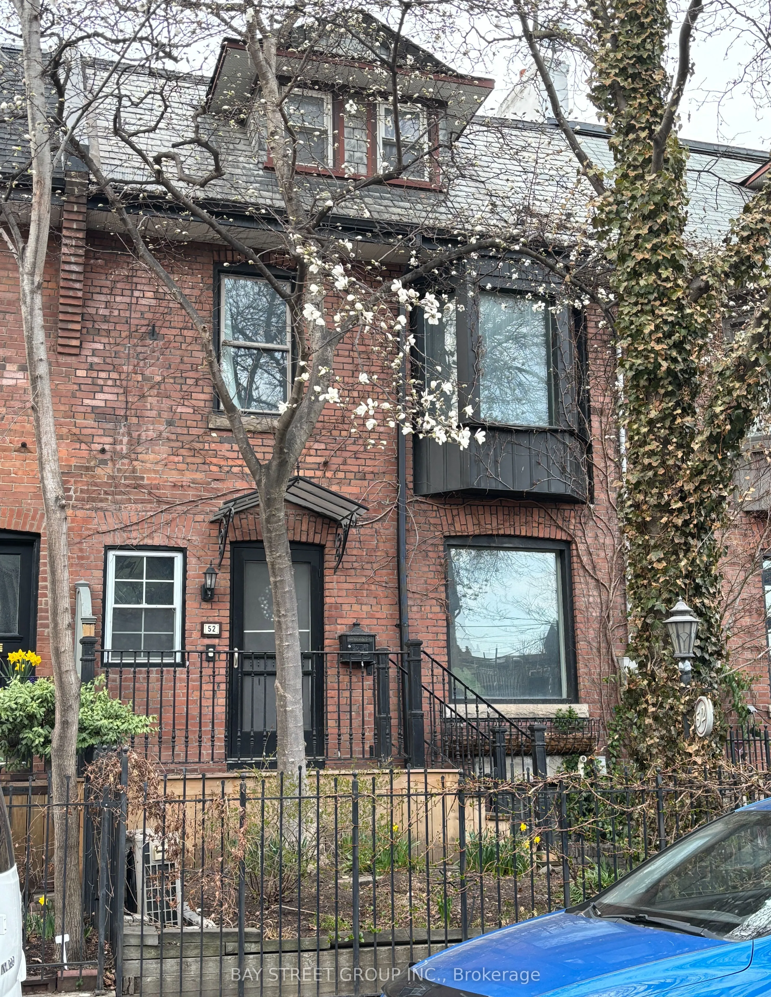 52 Aberdeen Avenue