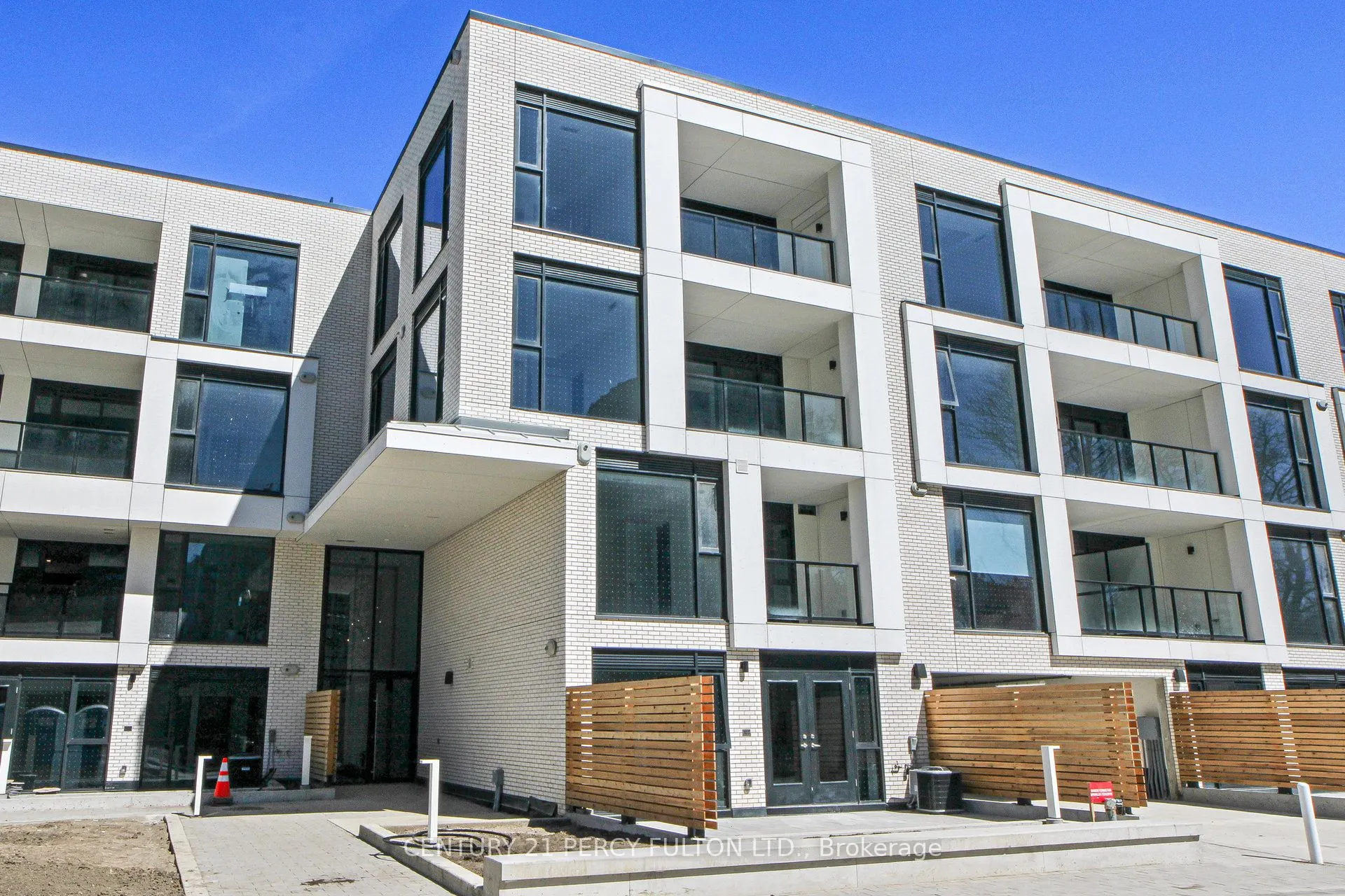 200 Keewatin Avenue, #306