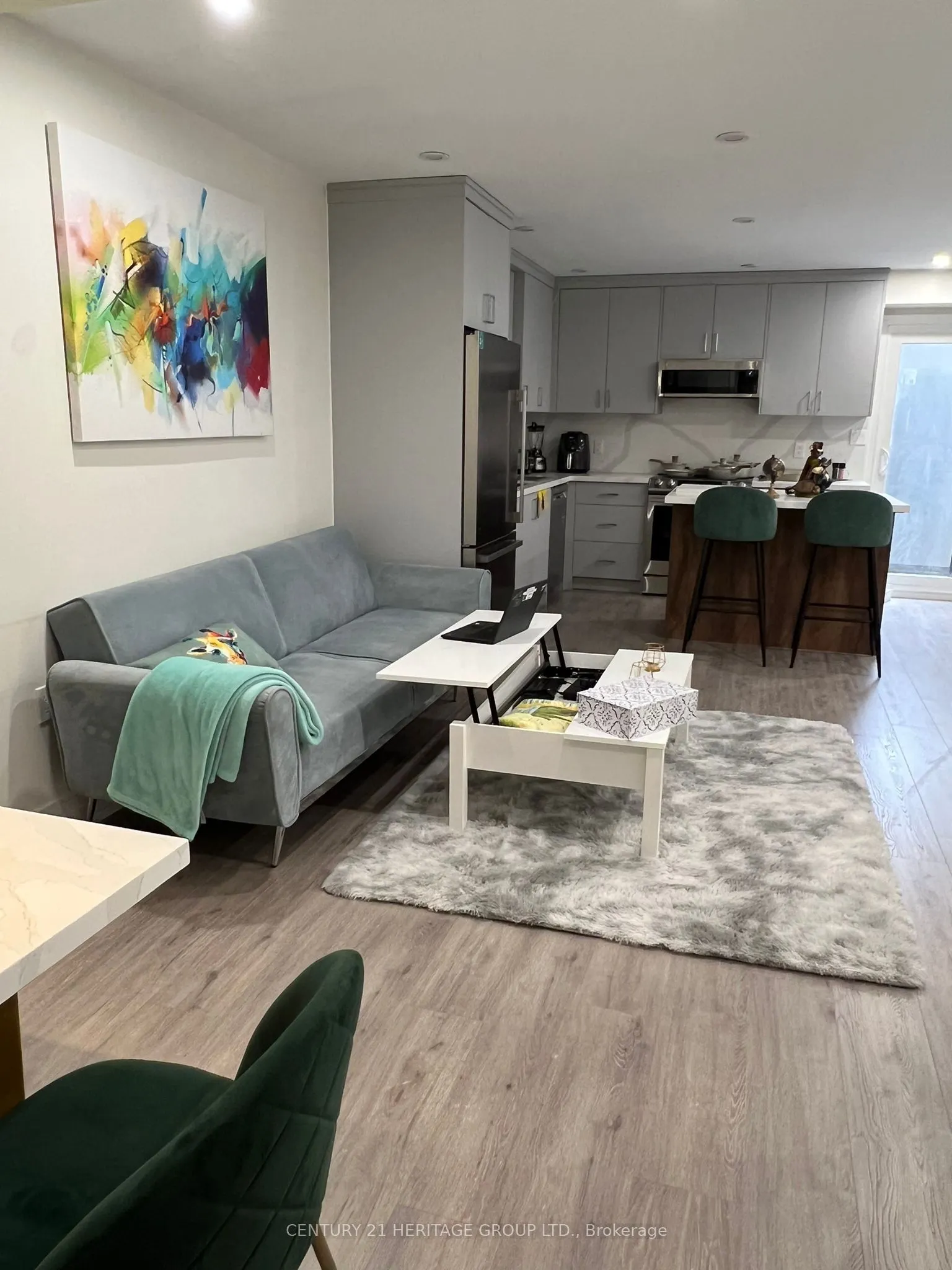 24 Deepglade Crescent