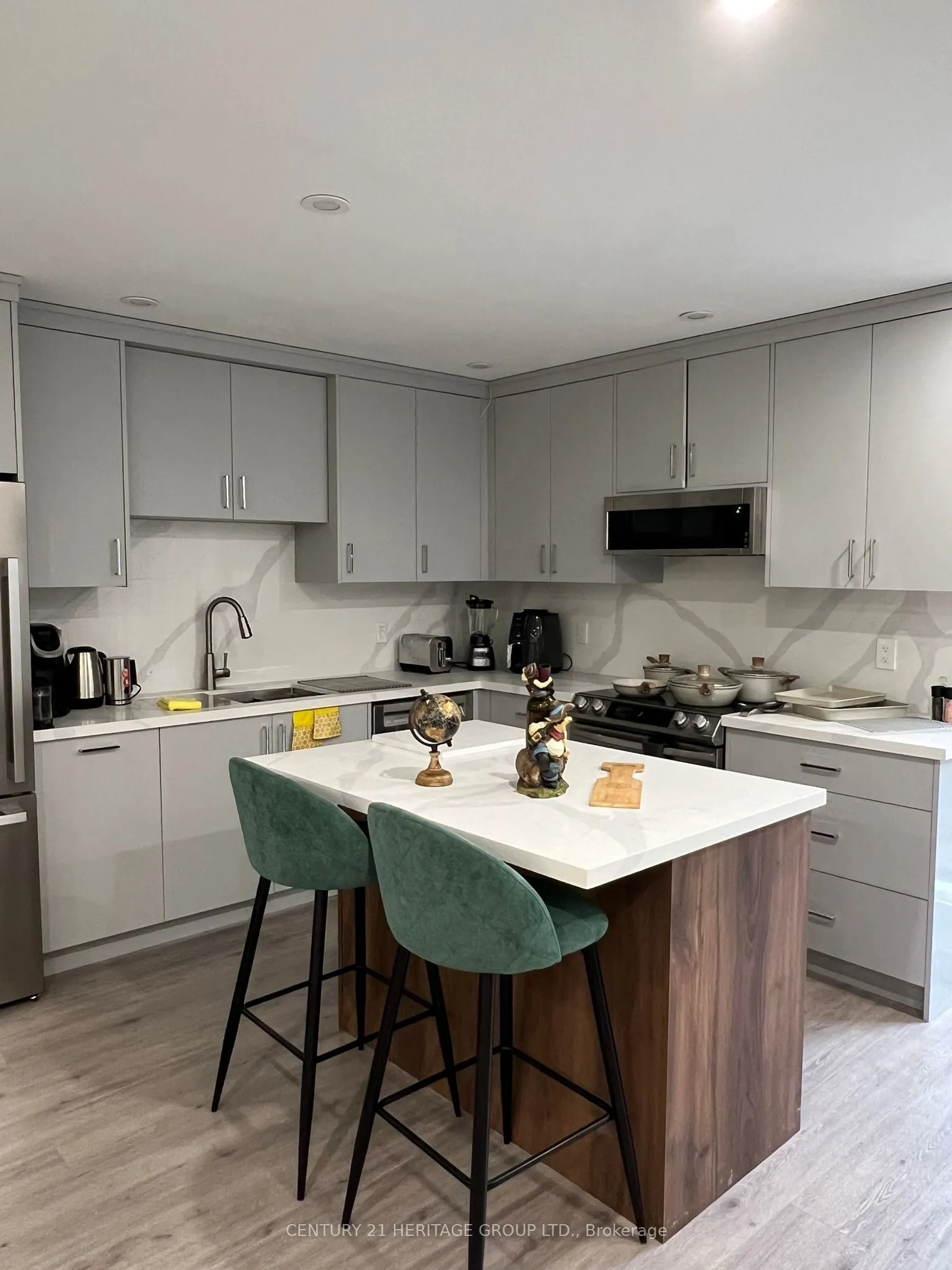 24 Deepglade Crescent