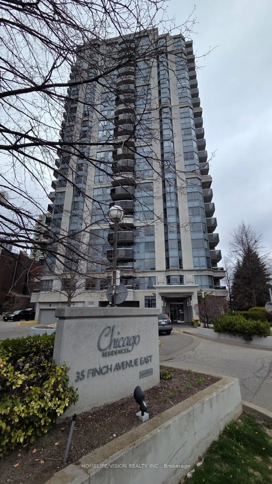 35 Finch Avenue E, #703