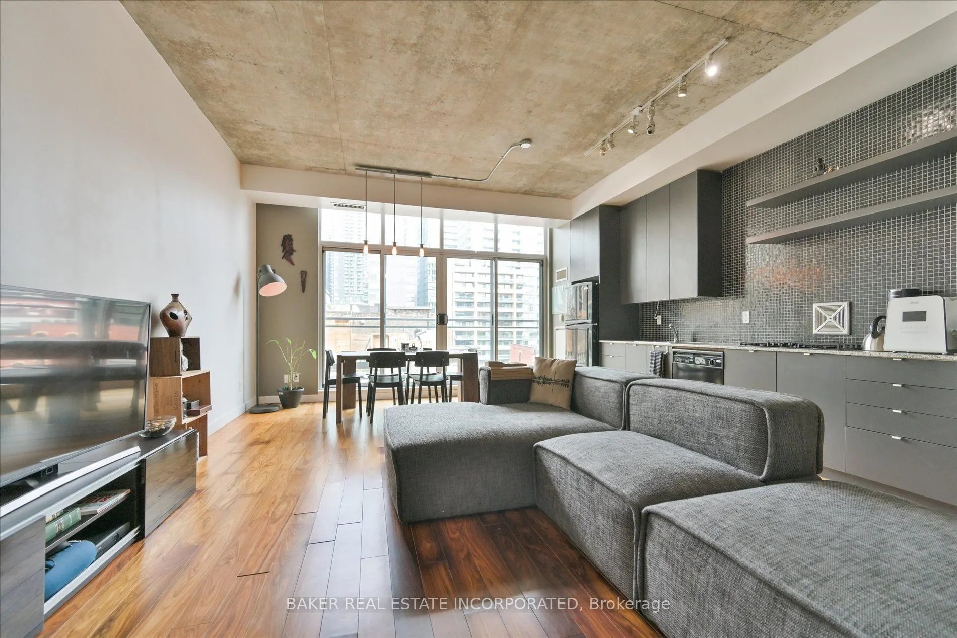 23 Brant Street, #601