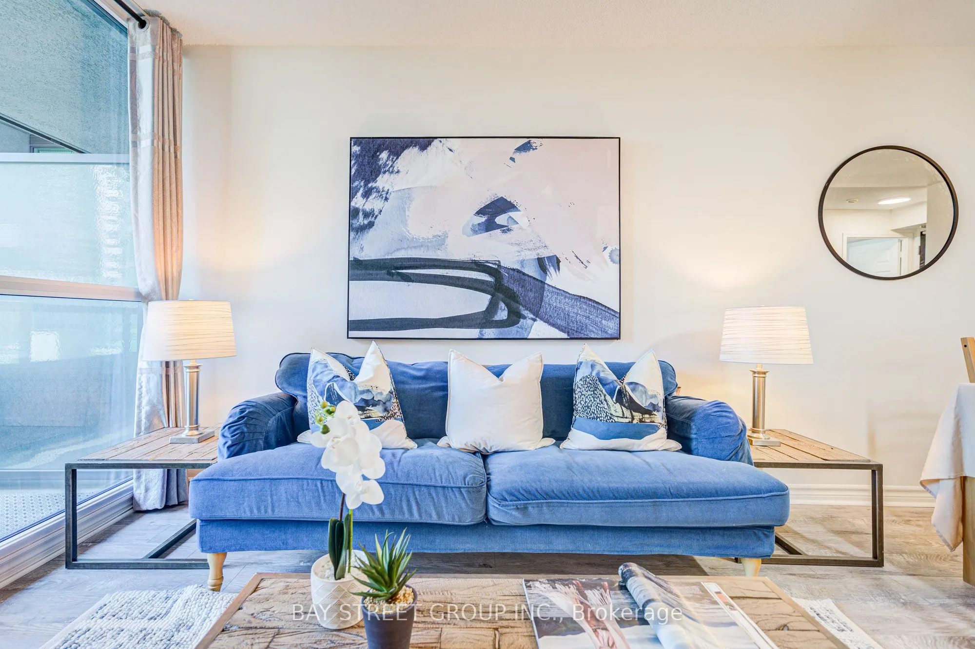 25 Lower Simcoe Street, #627