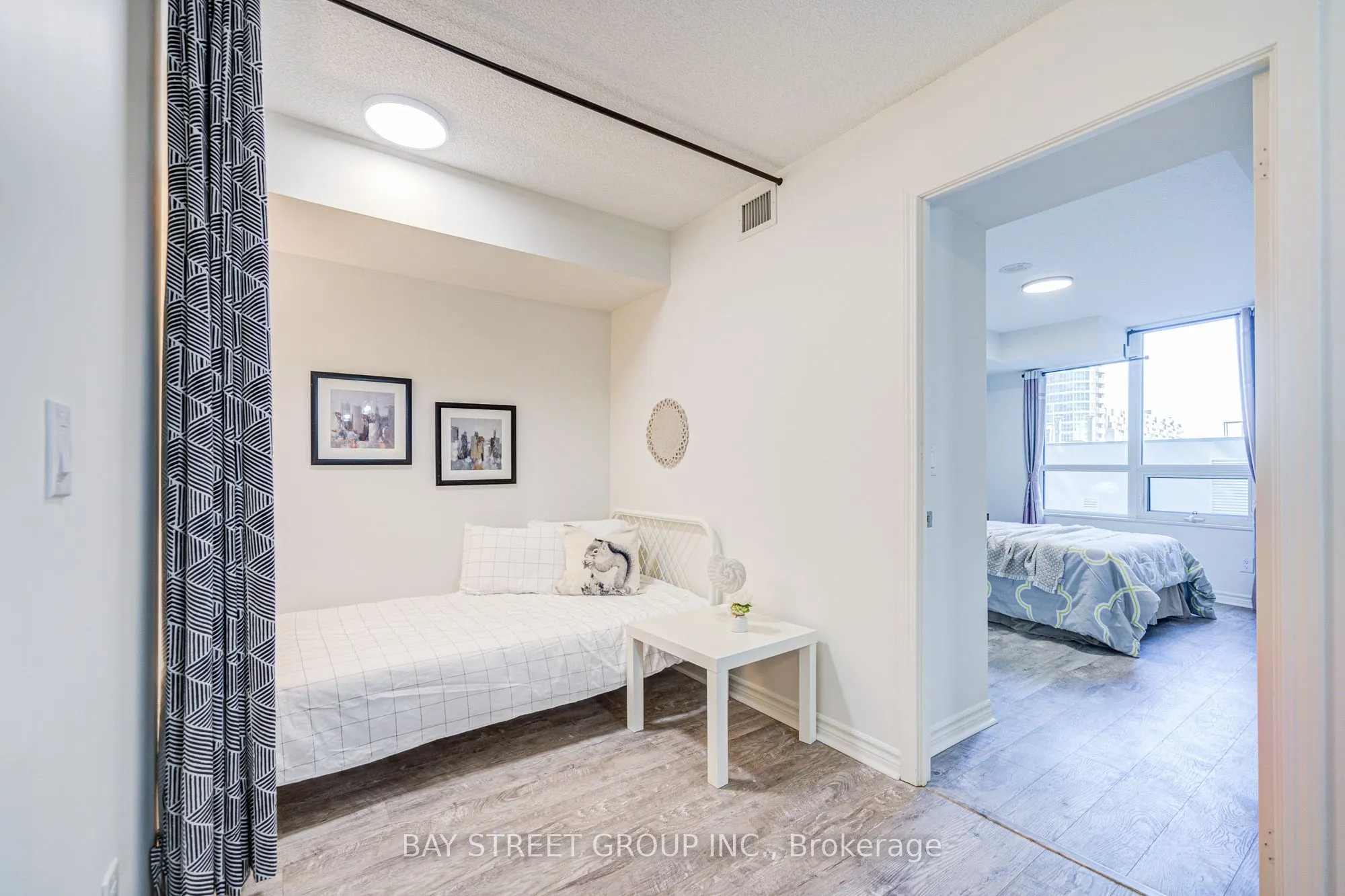 25 Lower Simcoe Street, #627