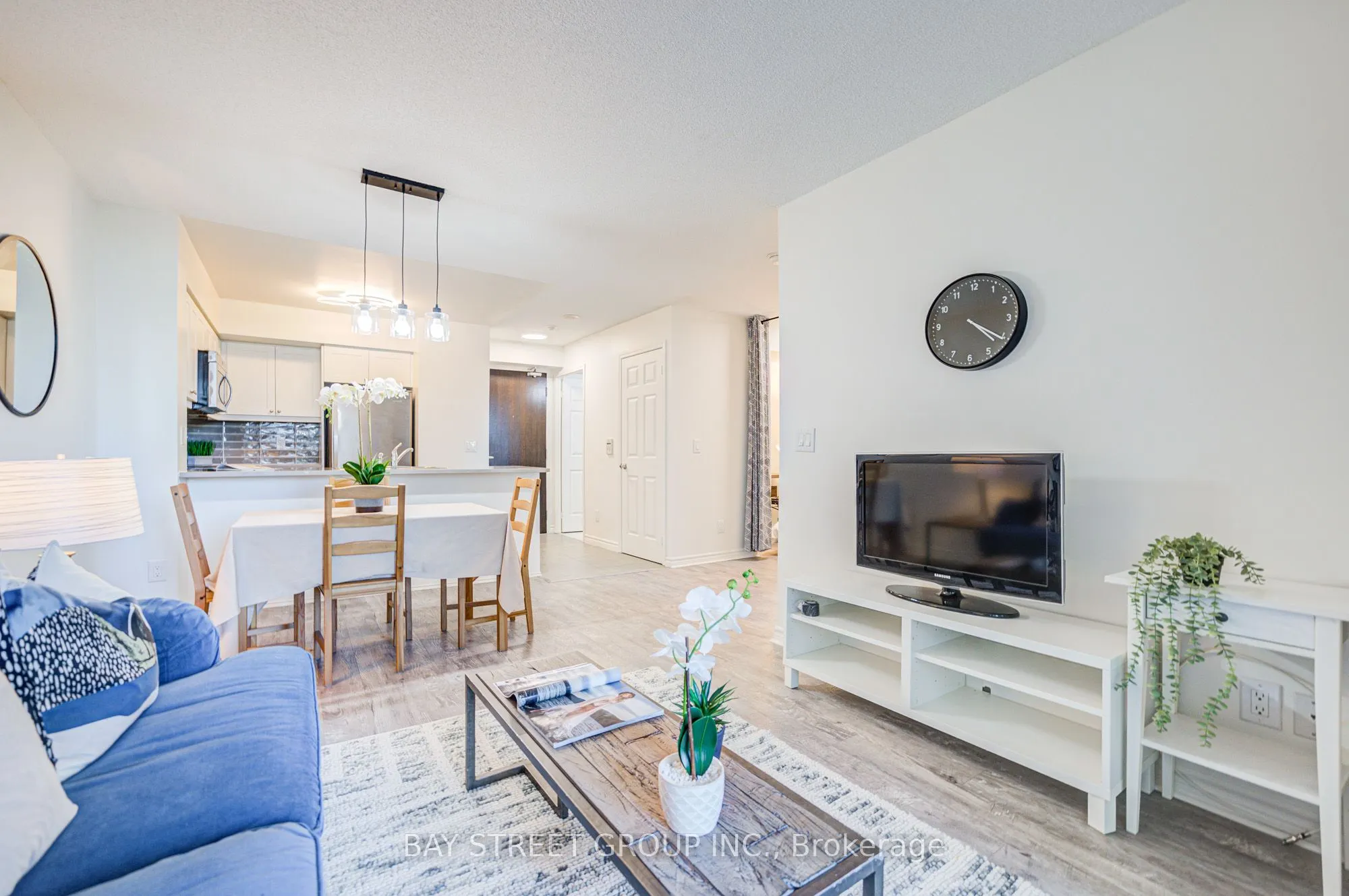 25 Lower Simcoe Street, #627
