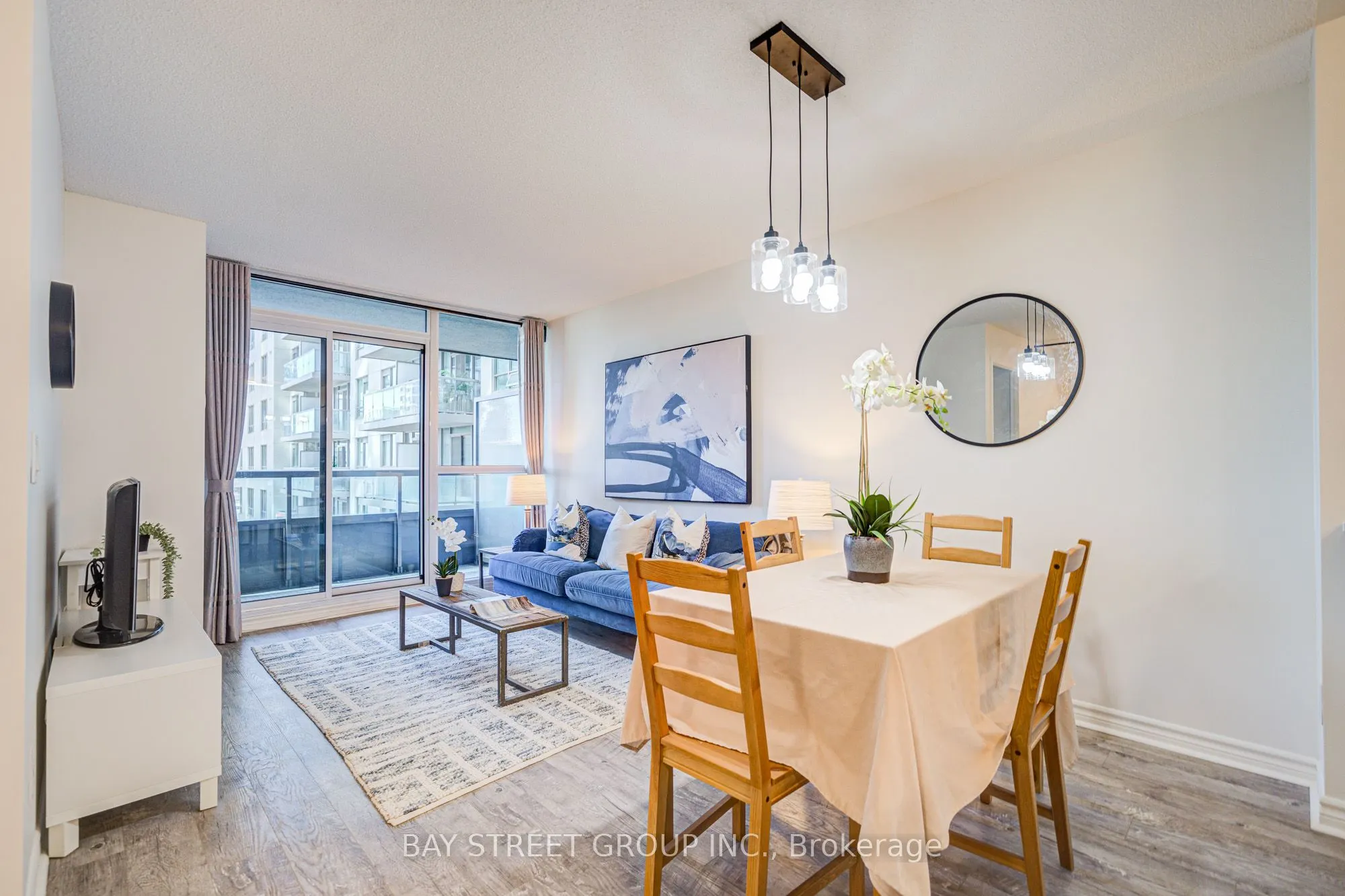 25 Lower Simcoe Street, #627
